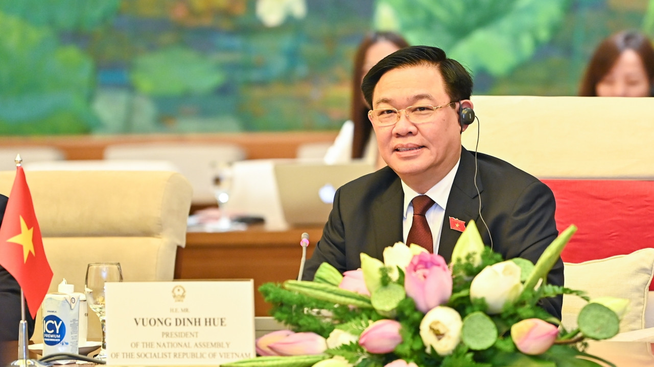 Chủ tịch Quốc hội Vương Đình Huệ phát biểu tại buổi tiếp.