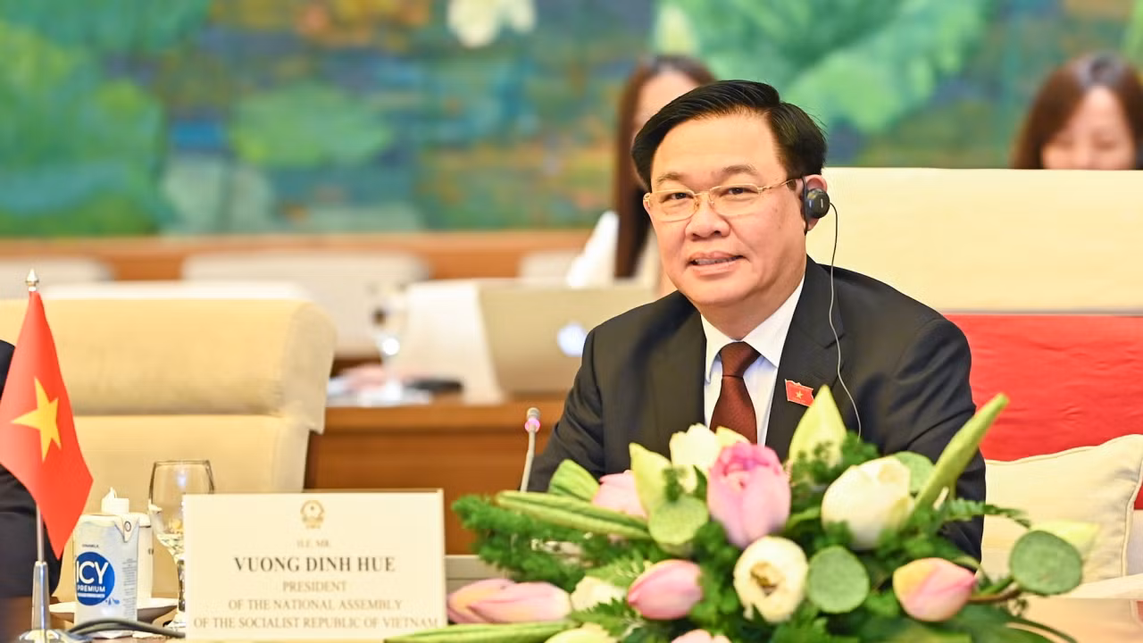 Chủ tịch Quốc hội Vương Đình Huệ phát biểu tại buổi tiếp.