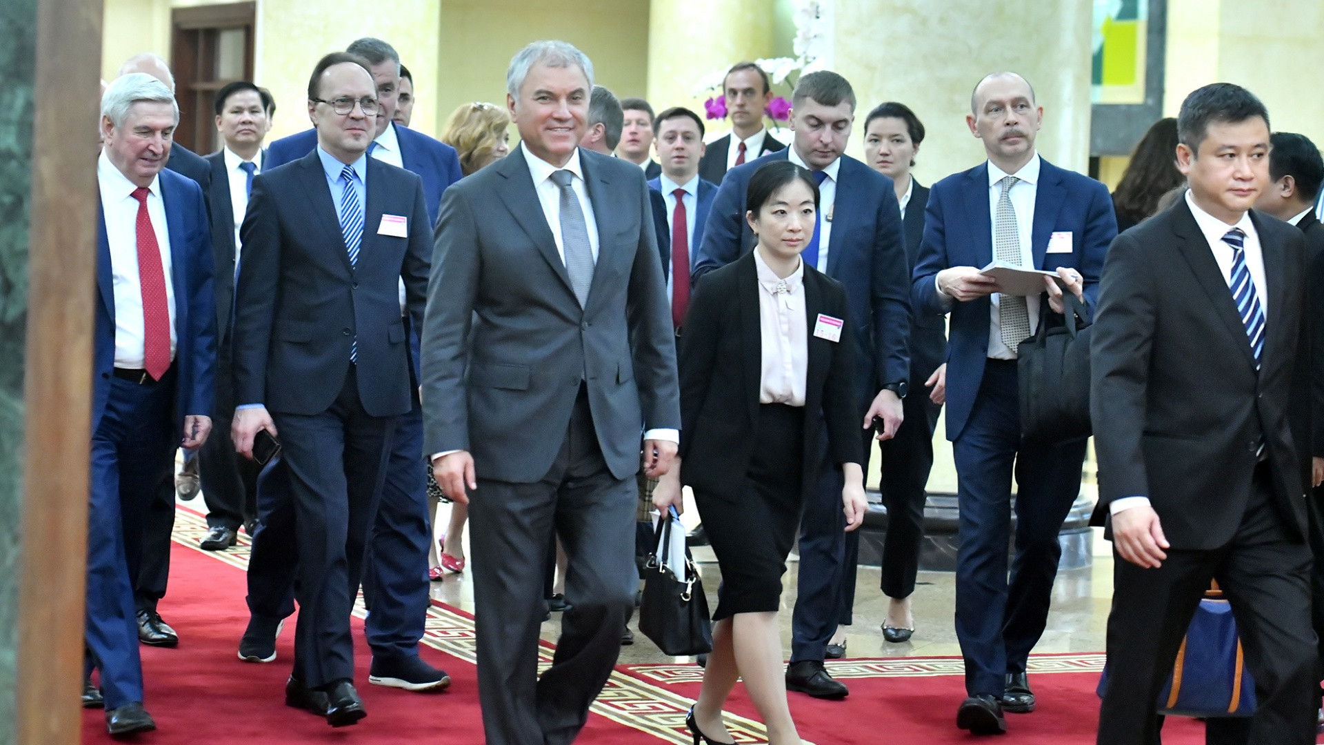 Chủ tịch Duma Quốc gia Nga Vyacheslav Viktorovich Volodin và các đại biểu đến trụ sở Trung ương Đảng.