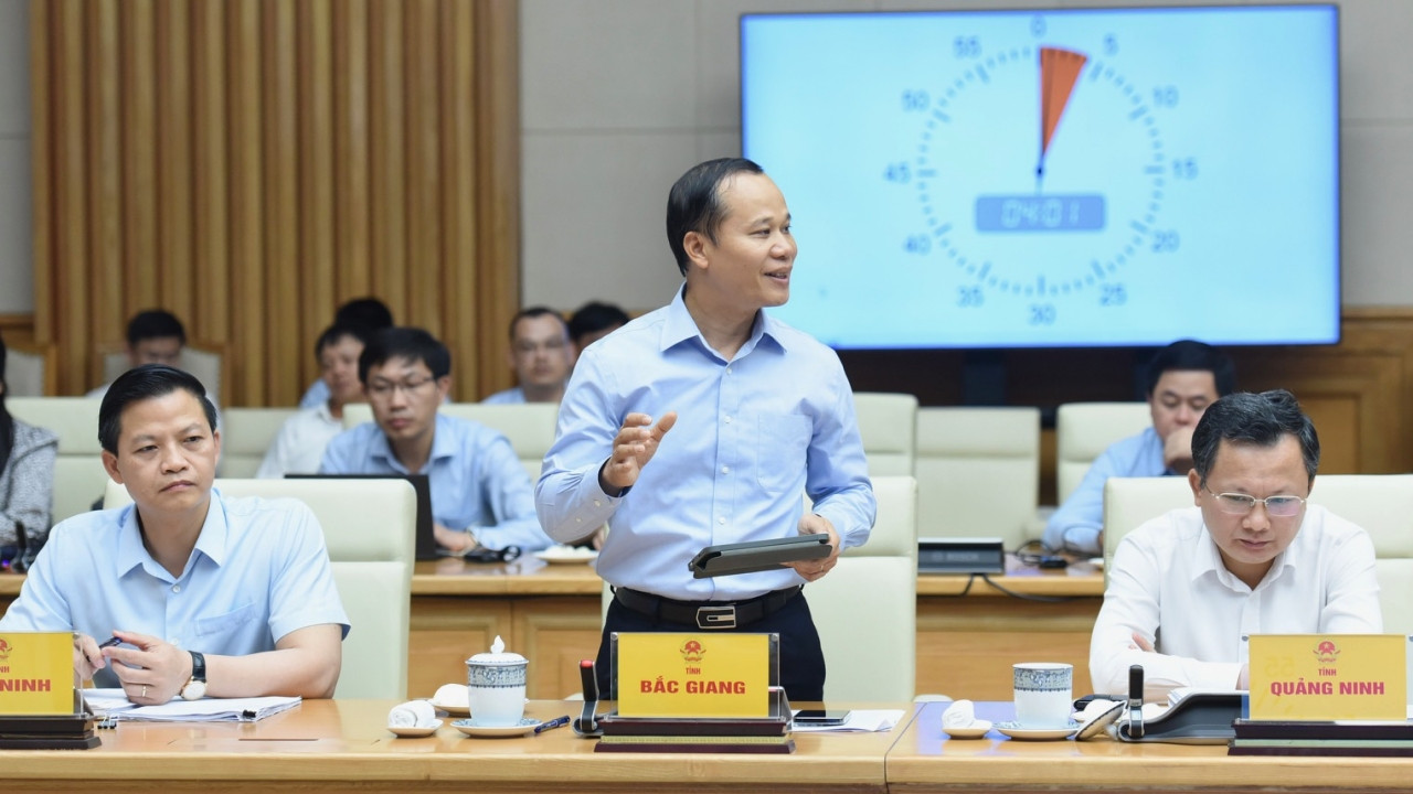 Phó Chủ tịch thường trực UBND tỉnh Bắc Giang Mai Sơn chia sẻ về kinh nghiệm đào tạo nguồn nhân lực công nghiệp bán dẫn tại địa phương.