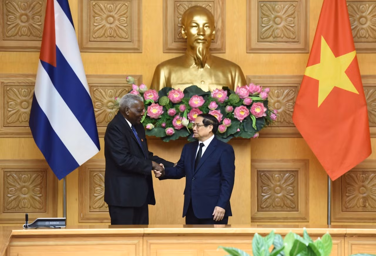Thủ tướng Phạm Minh Chính và Chủ tịch Quốc hội Cuba Esteban Lazo Hernandez. Thủ tướng Phạm Minh Chính và Chủ tịch Quốc hội Cuba Esteban Lazo Hernandez.