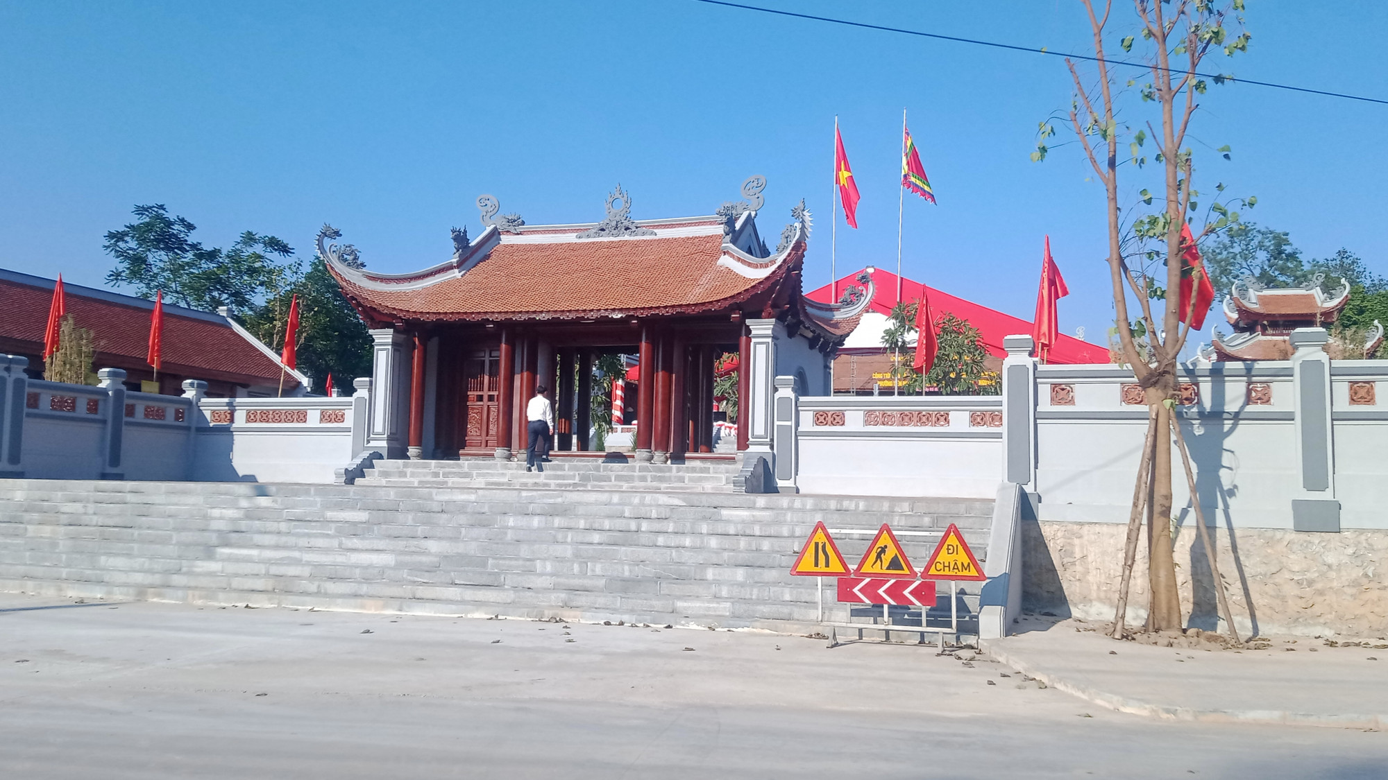 Đền thờ Lý Nam Đế (đền Mục) được tỉnh Thái Nguyên trùng tu, tôn tạo khang trang, tại quê hương Cổ Pháp, phường Tiên Phong, thành phố Phổ Yên.