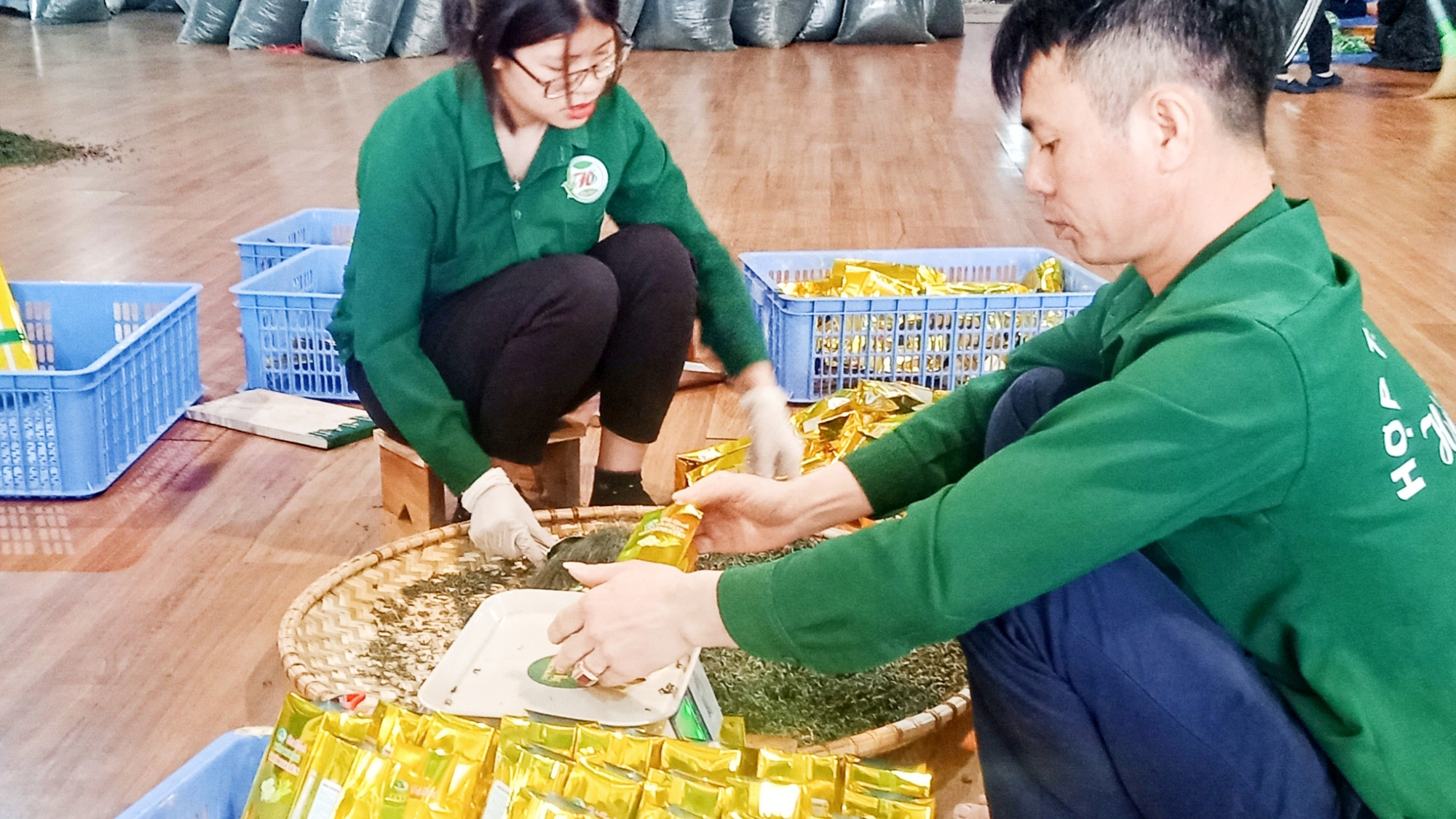 Là cây trồng chủ lực, chè là sinh kế của hàng chục vạn hộ dân và giải quyết việc làm, thu nhập cho hàng nghìn người chế biến.