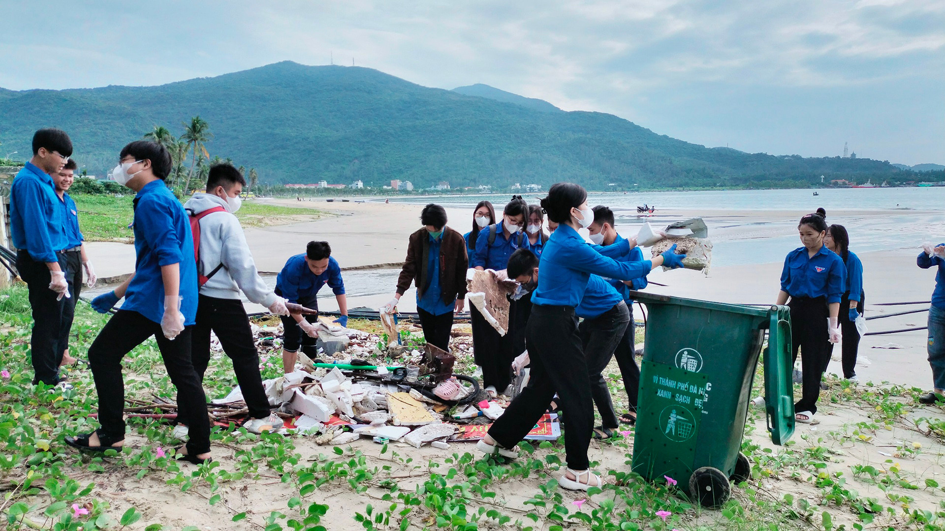 Nhanh chóng vào việc.
