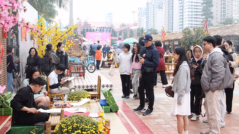 Nhiều màu sắc Tết tại Công viên Biển Đông.