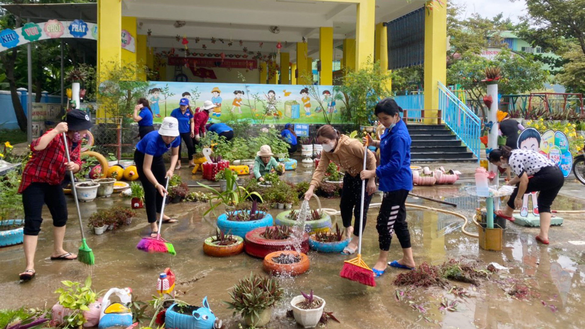 Sự chung tay này góp phần cùng người dân và thành phố nhanh chóng khắc phục mọi thiệt hại, ổn định cuộc sống.