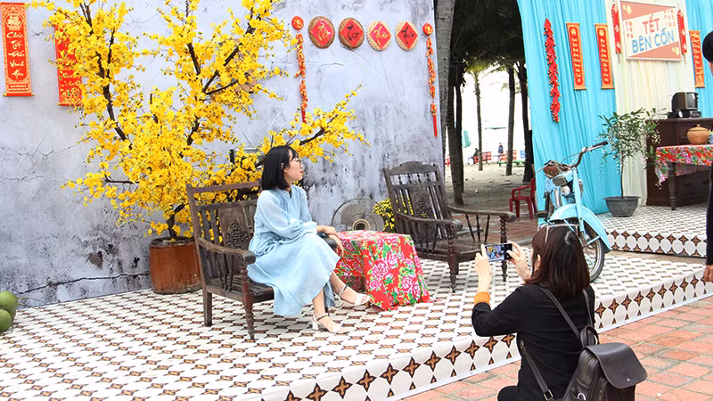 Các không gian Tết được nhiều người đến chụp ảnh.