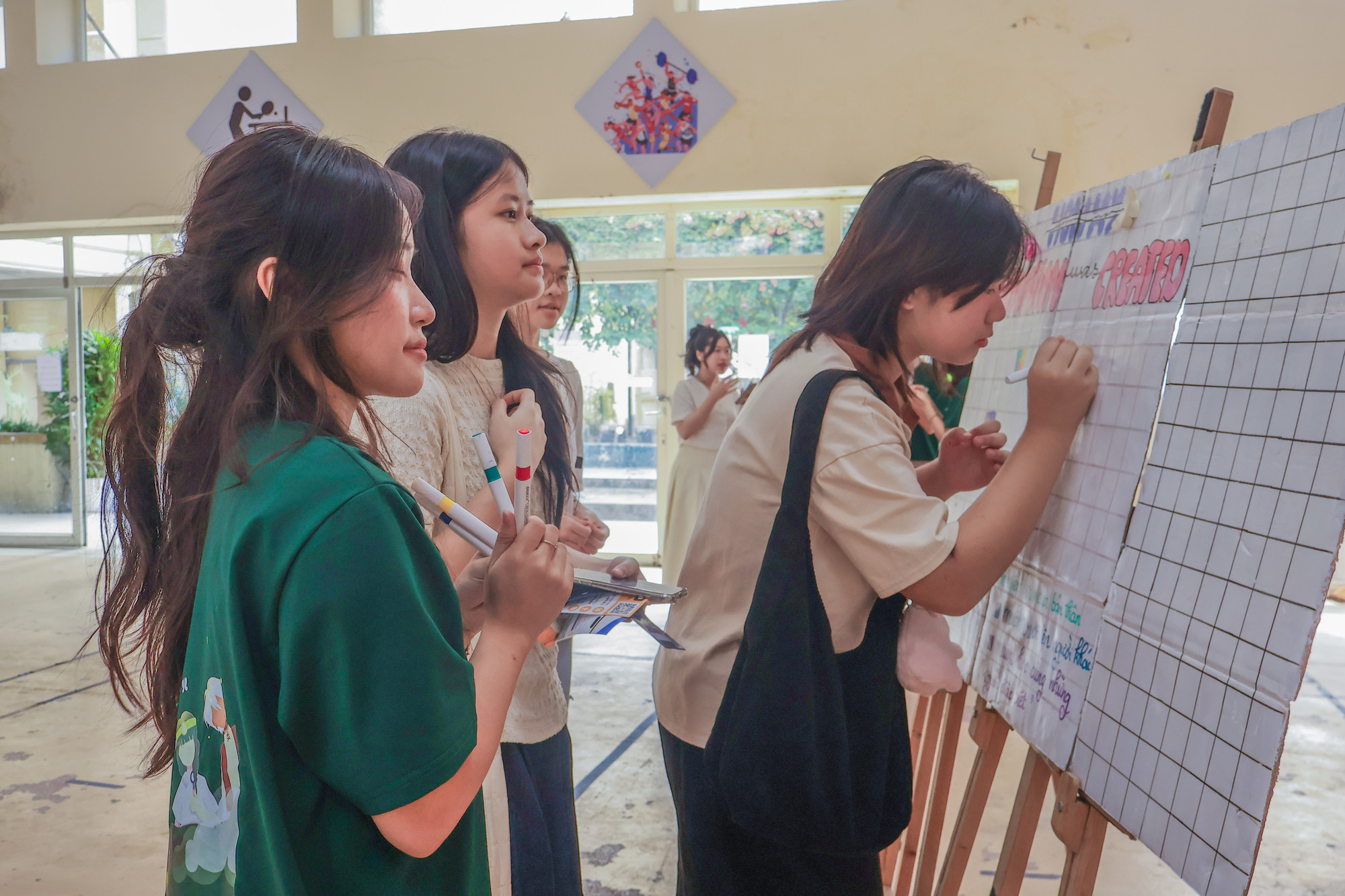 Học sinh tham dự chương trình