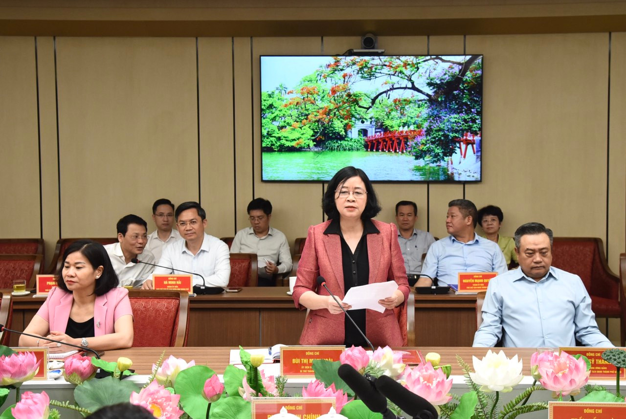 Bí thư Thành ủy Hà Nội Bùi Thị Minh Hoài phát biểu ý kiến tại buổi làm việc. Bí thư Thành ủy Hà Nội Bùi Thị Minh Hoài phát biểu ý kiến tại buổi làm việc.