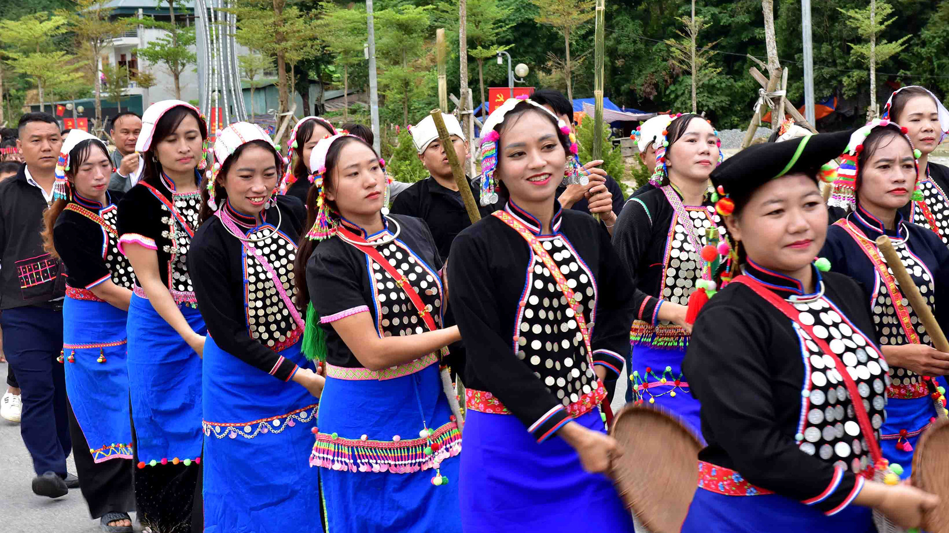 Thông qua lễ hội du khách có thể khám phá những nét đẹp văn hóa, di sản đặc trưng của vùng đất, con người Mường Tè.