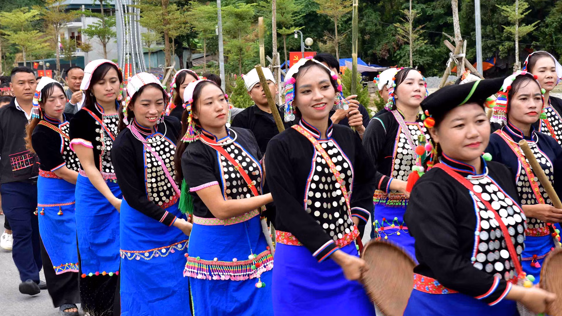 Thông qua lễ hội du khách có thể khám phá những nét đẹp văn hóa, di sản đặc trưng của vùng đất, con người Mường Tè.