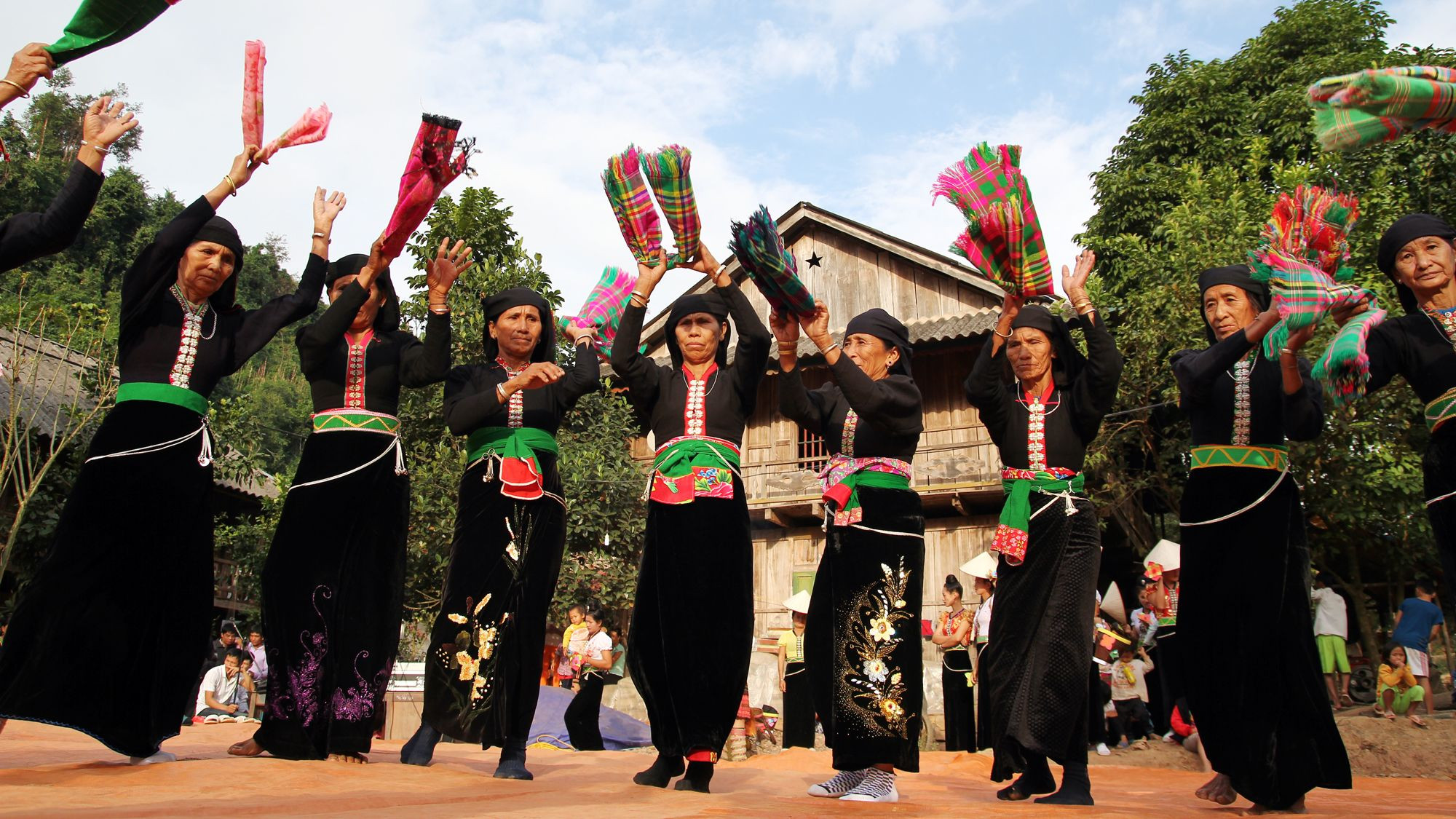 Ngày nay, Tết Mìn Loóng Phạt đã trở thành lễ hội chung của bản.