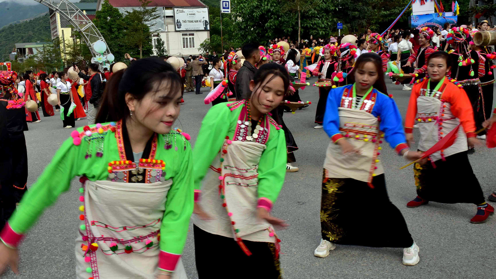 Màn trình diễn của đồng bào dân tộc Mảng - dân tộc duy nhất chỉ có ở Lai Châu.