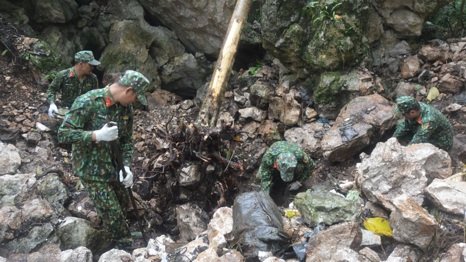 Tăng cường tìm kiếm hài cốt liệt sĩ trên các điểm cao tại xã Thanh Thủy, huyện Vị Xuyên.