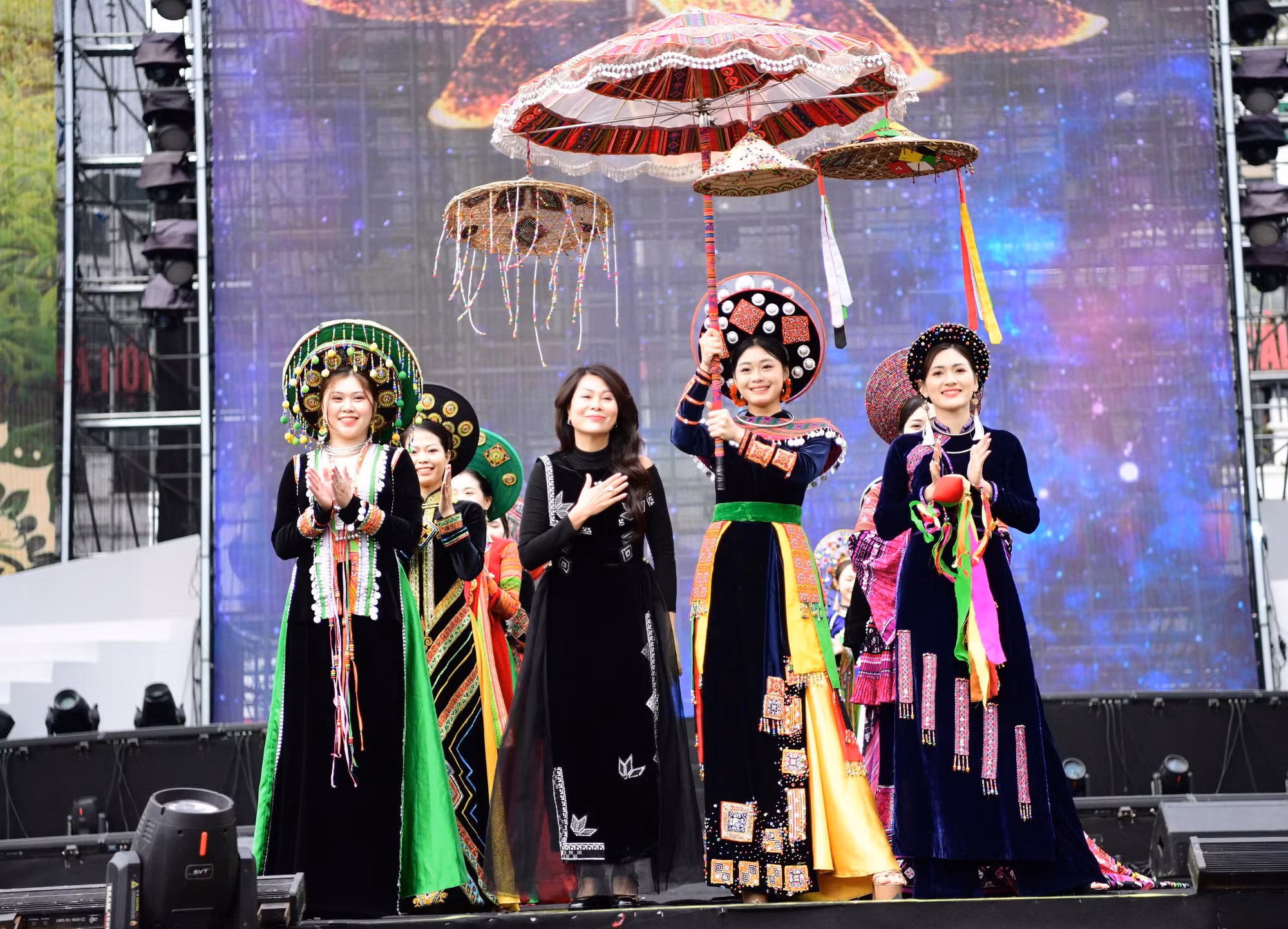 Màn trình diễn của Hội phụ nữ Công an tỉnh Thái Nguyên.