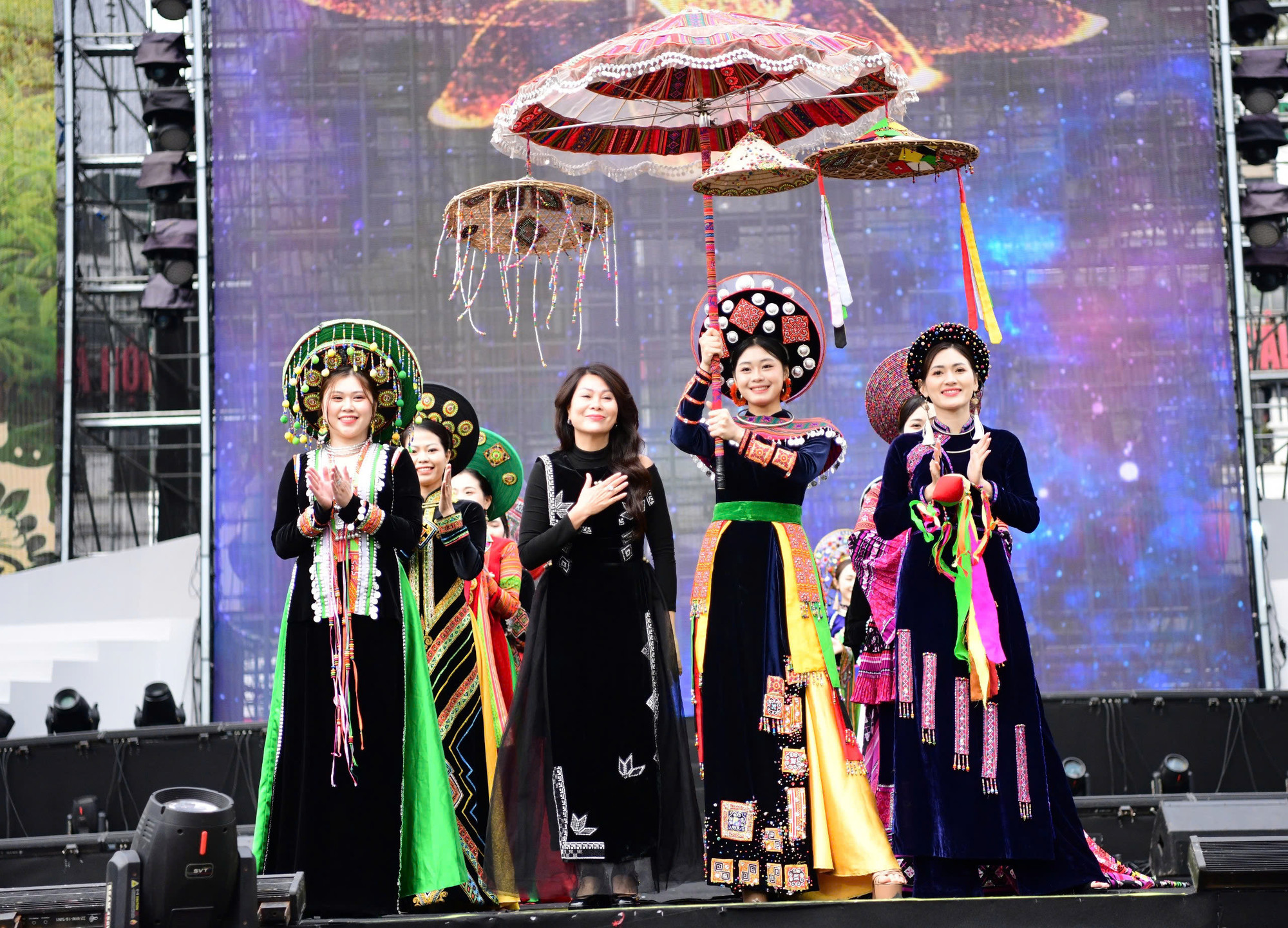 Màn trình diễn của Hội phụ nữ Công an tỉnh Thái Nguyên.