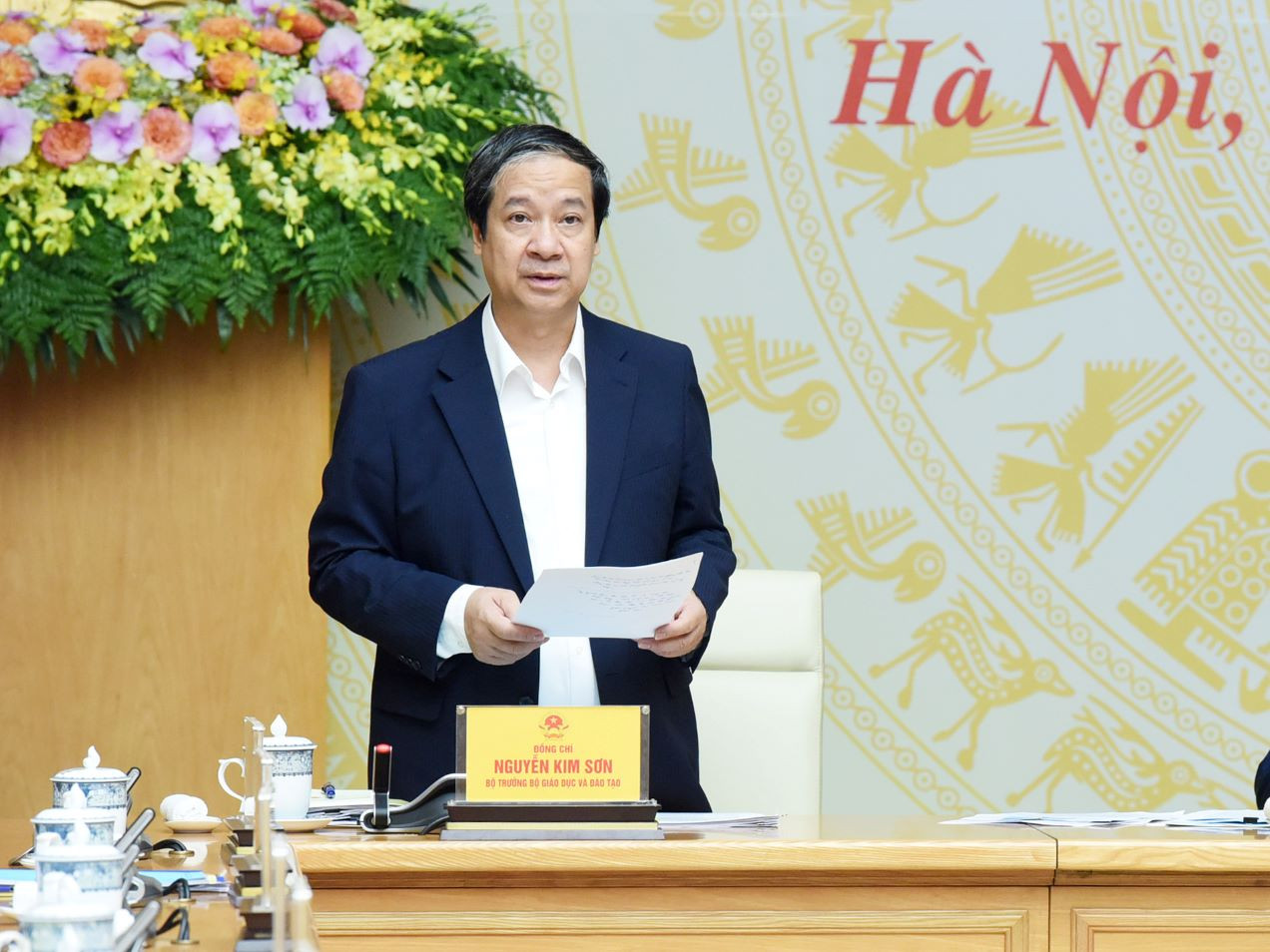 Bộ trưởng Giáo dục và Đào tạo Nguyễn Kim Sơn, Ủy viên Thường trực Ủy ban báo cáo kết quả đổi mới, phát triển giáo dục mầm non phát biểu.