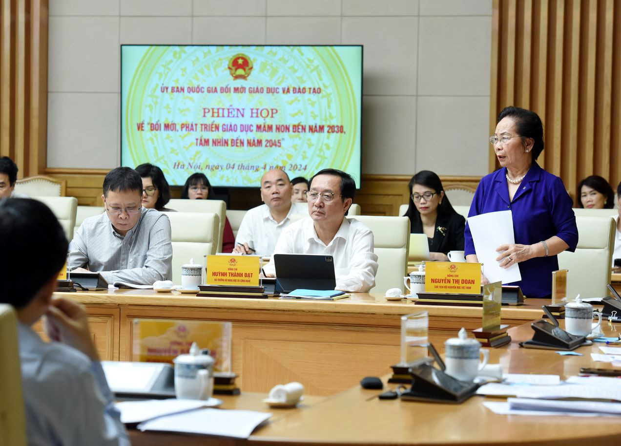 Chủ tịch Hội Khuyến học Việt Nam Nguyễn Thị Doan phát biểu.