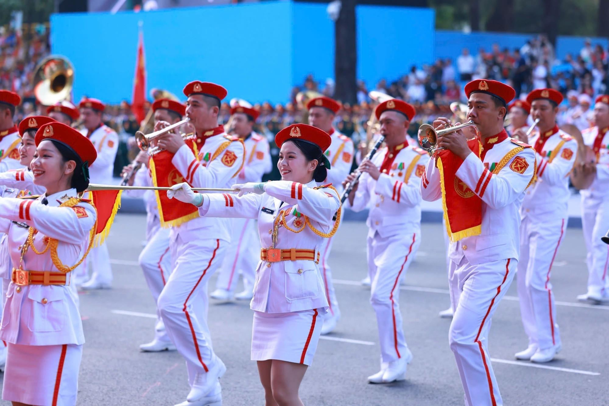 Chương trình nghệ thuật “Rạng rỡ non sông Việt Nam”. Ảnh: TTXVN