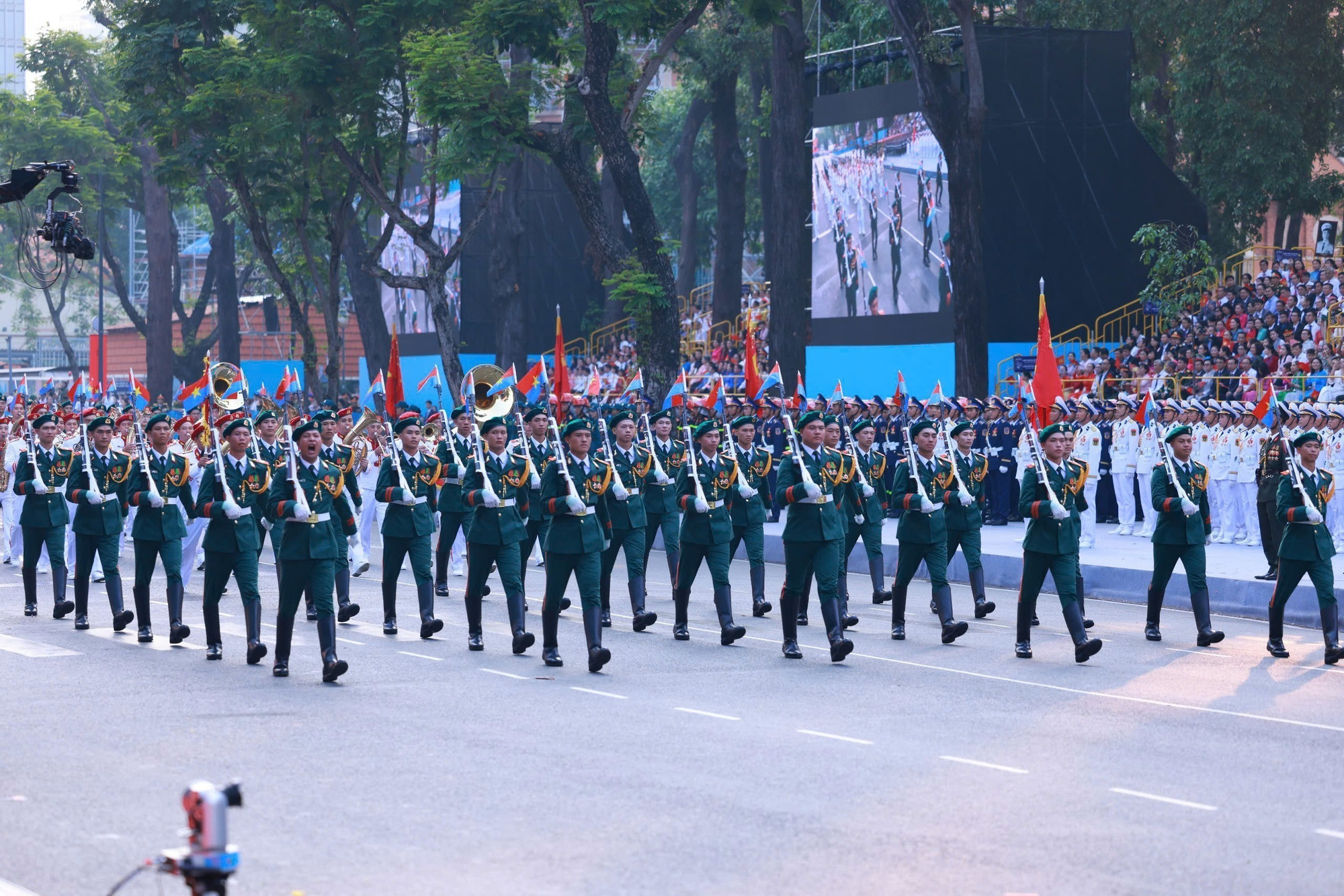 Chương trình nghệ thuật “Rạng rỡ non sông Việt Nam”. Ảnh: TTXVN