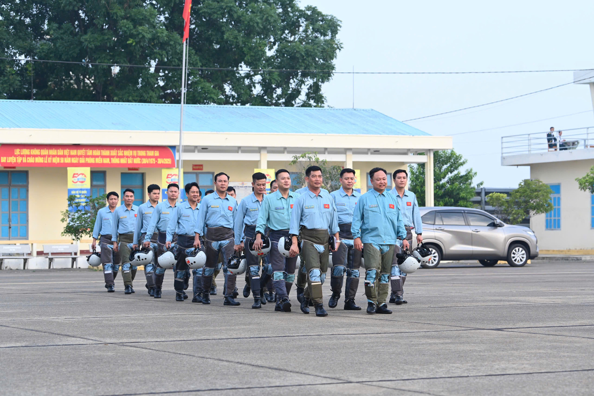 Phi đội Su-30MK2 chuẩn bị cất cánh từ sân bay Biên Hòa