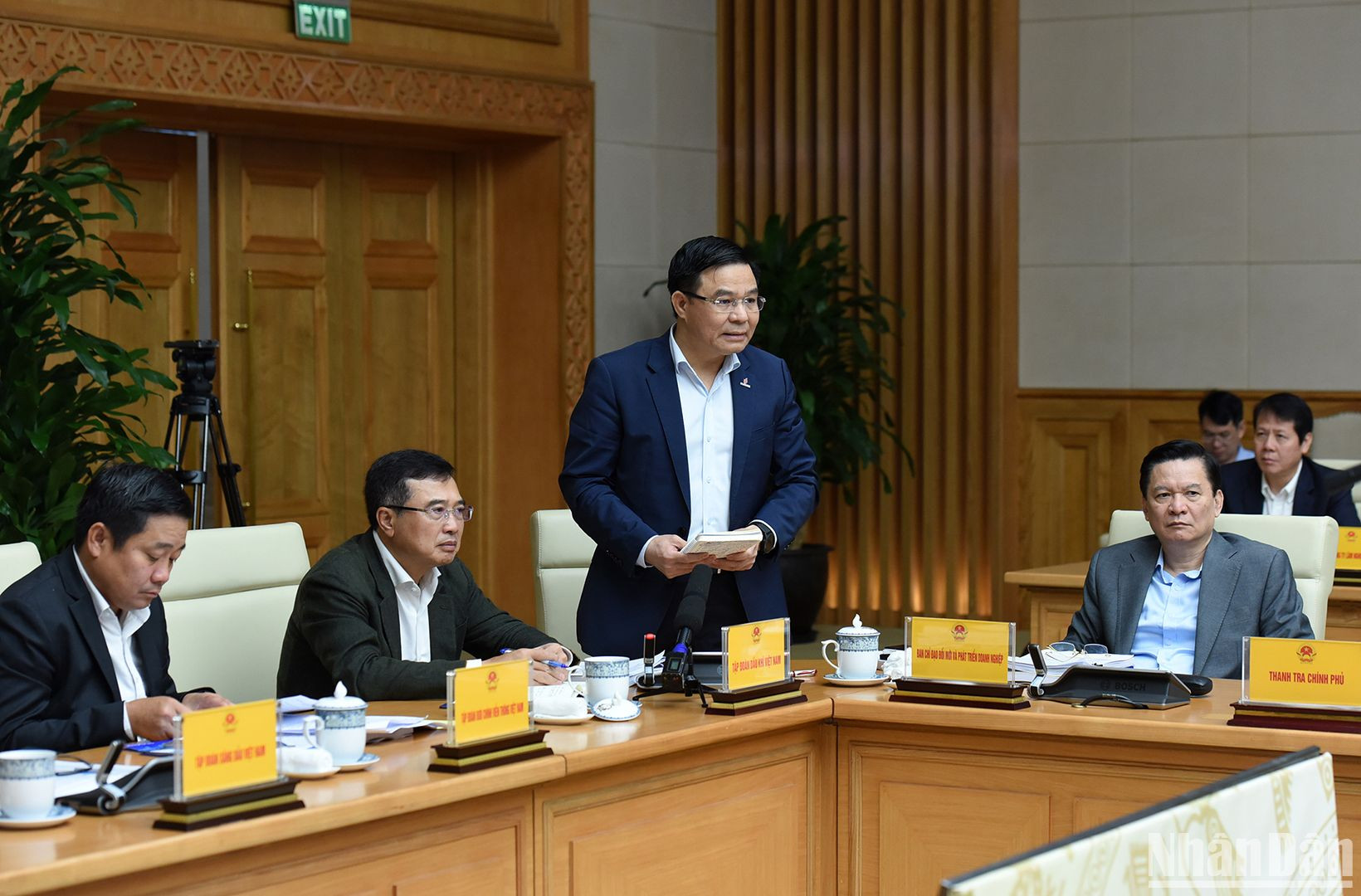 Tổng giám đốc Tập đoàn Dầu khí quốc gia Việt Nam Lê Mạnh Hùng phát biểu ý kiến tại Hội nghị.