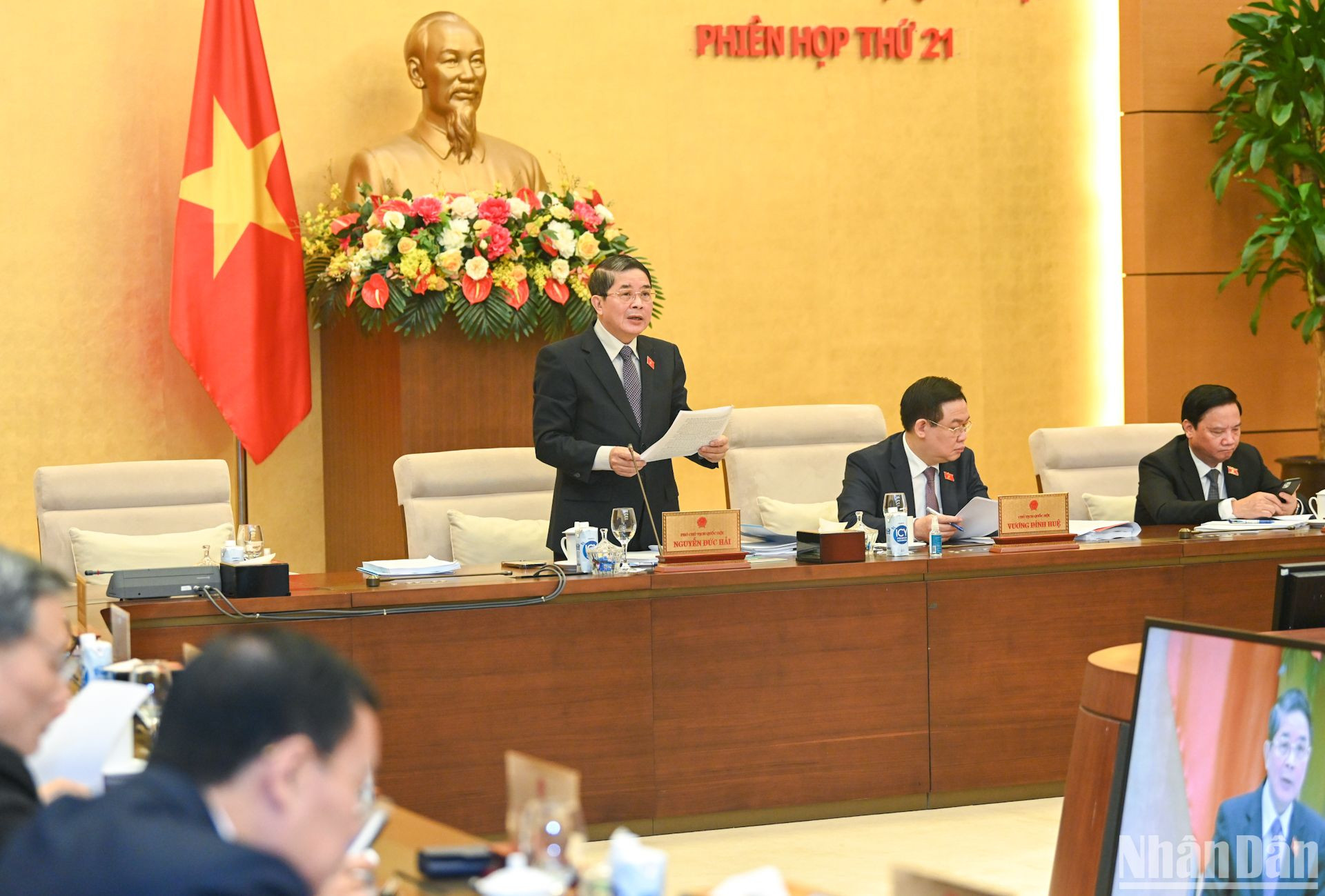 Phó Chủ tịch Quốc hội Nguyễn Đức Hải điều hành nội dung cho ý kiến về một số vấn đề lớn còn ý kiến khác nhau của dự án Luật Giá (sửa đổi) và Luật Đấu thầu (sửa đổi).