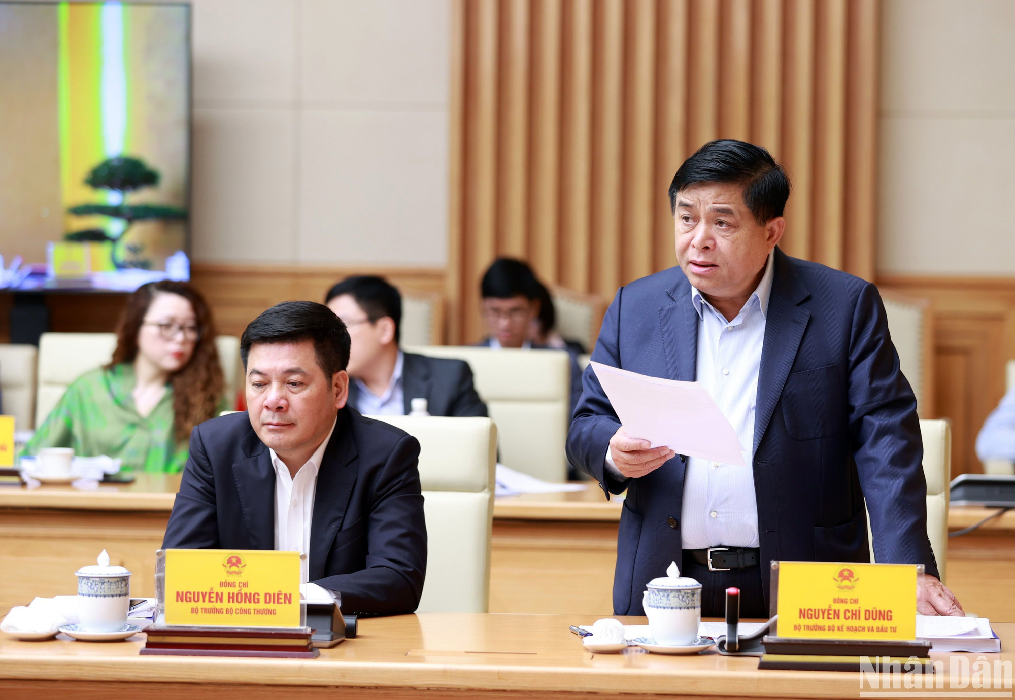 Bộ trưởng Kế hoạch và Đầu tư Nguyễn Chí Dũng phát biểu ý kiến tại Hội nghị.