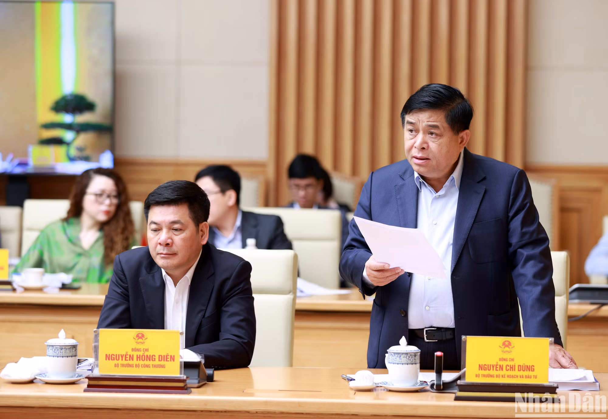 Bộ trưởng Kế hoạch và Đầu tư Nguyễn Chí Dũng phát biểu ý kiến tại Hội nghị.