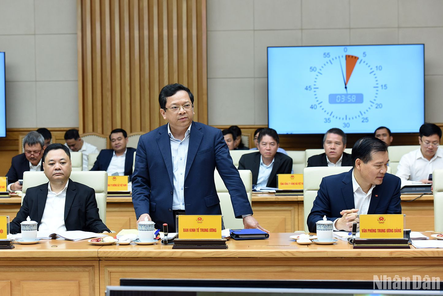 Phó trưởng Ban Kinh tế Trung ương Nguyễn Đức Hiển phát biểu ý kiến tại Hội nghị.