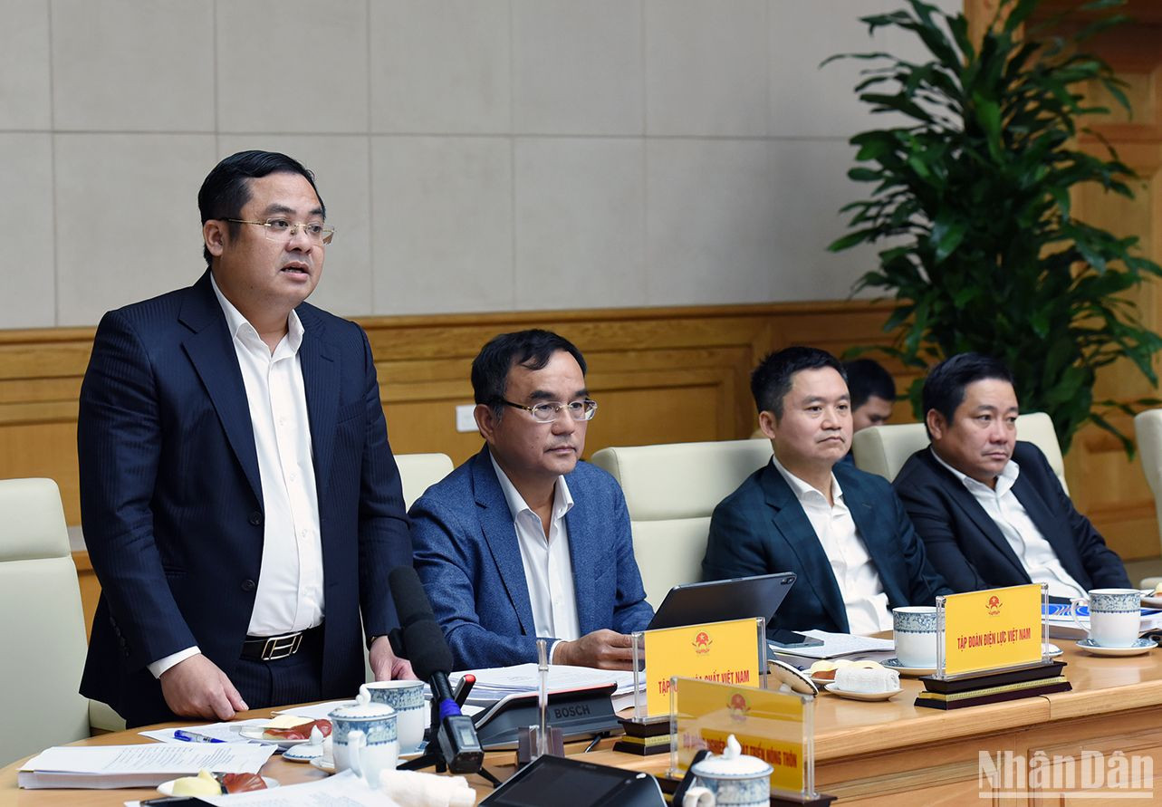 Tổng Giám đốc Tập đoàn Hóa chất Việt Nam Phùng Quang Hiệp phát biểu ý kiến tại Hội nghị.