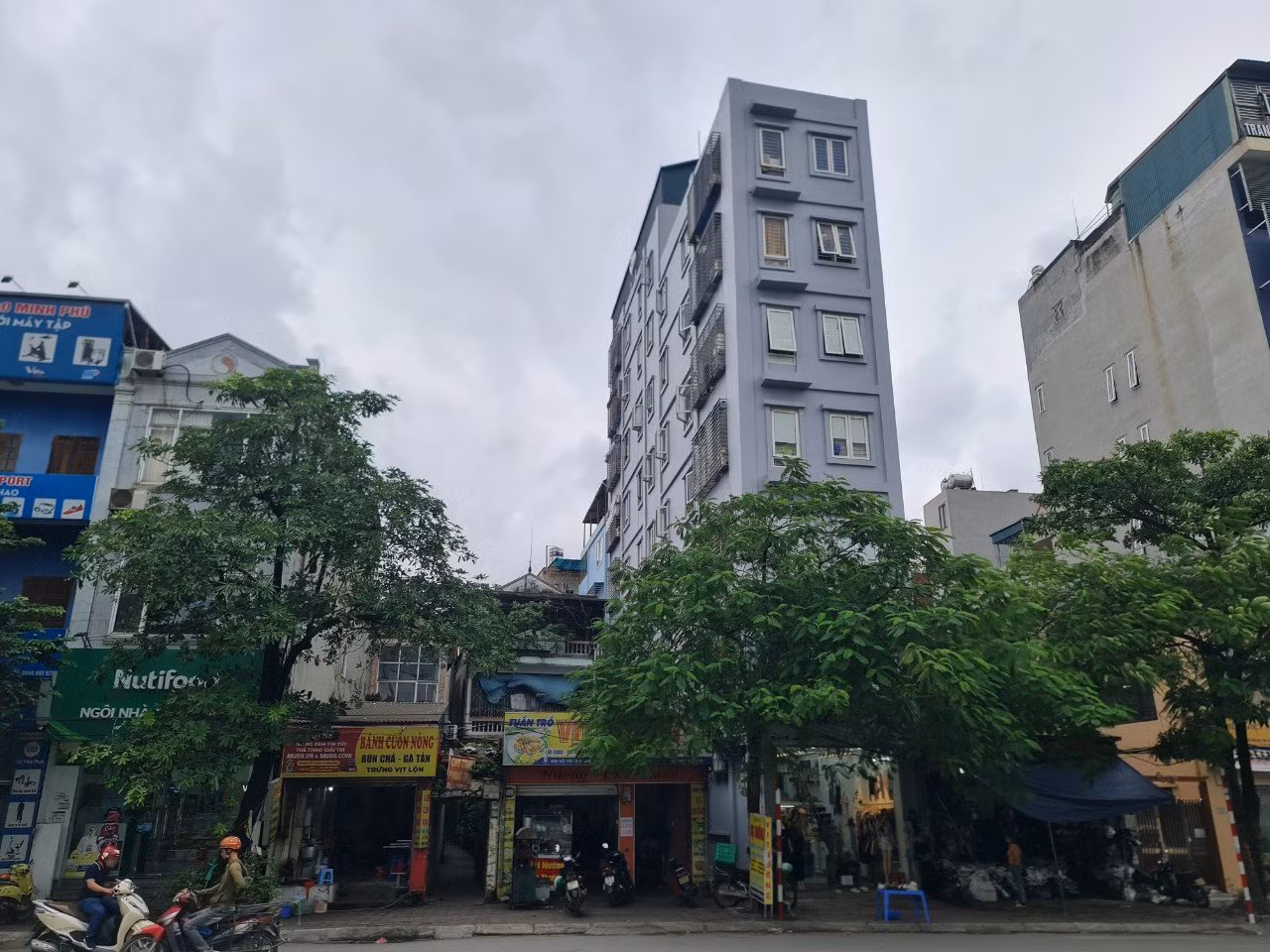 Cụ thể, theo thống kê, toàn thành phố hiện nay có khoảng 2.000 chung cư mini, tập trung ở nhiều quận khác nhau.