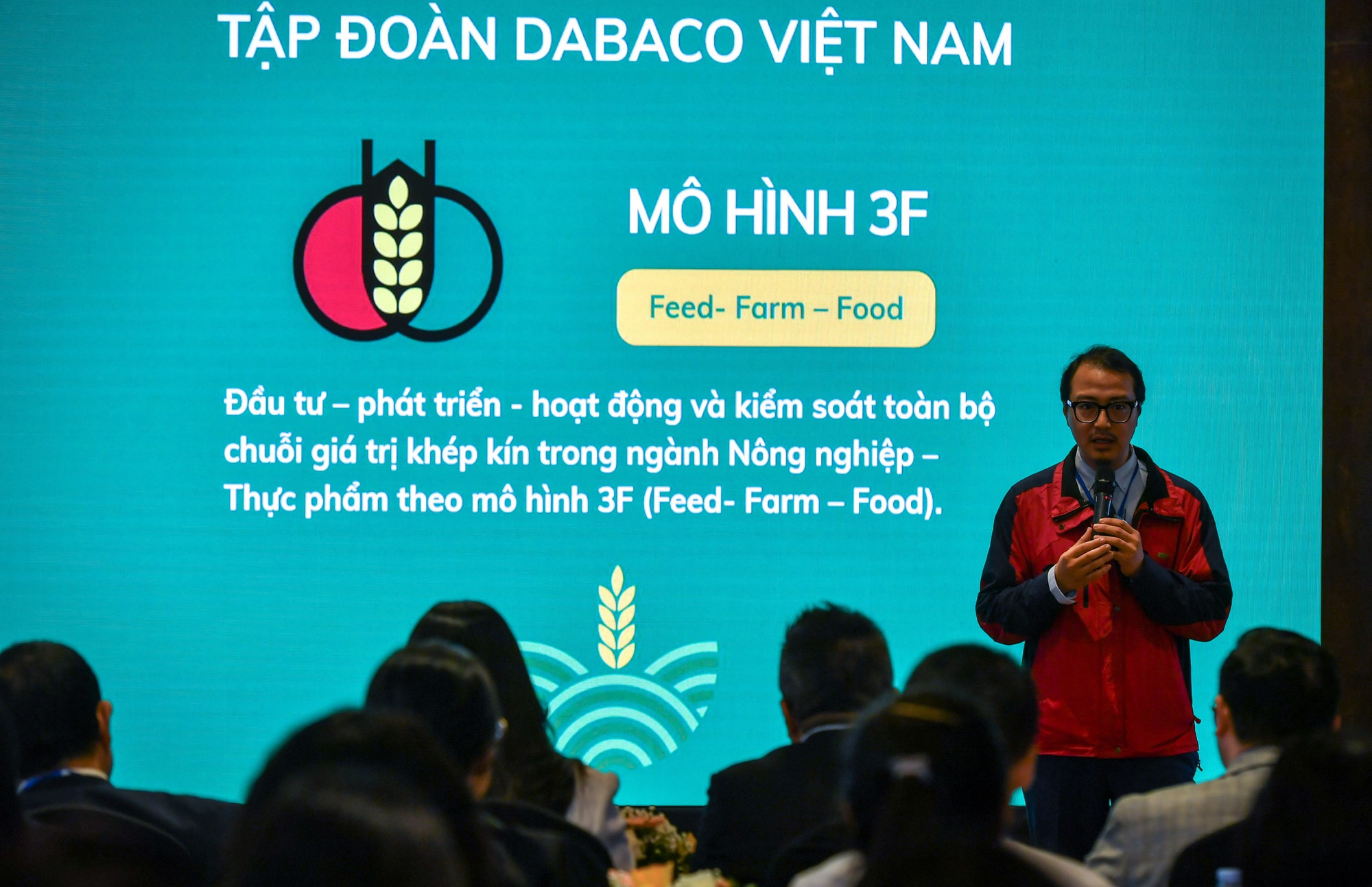 Đại diện Tập đoàn Dabaco trình bày về mô hình 3F tại sự kiện.