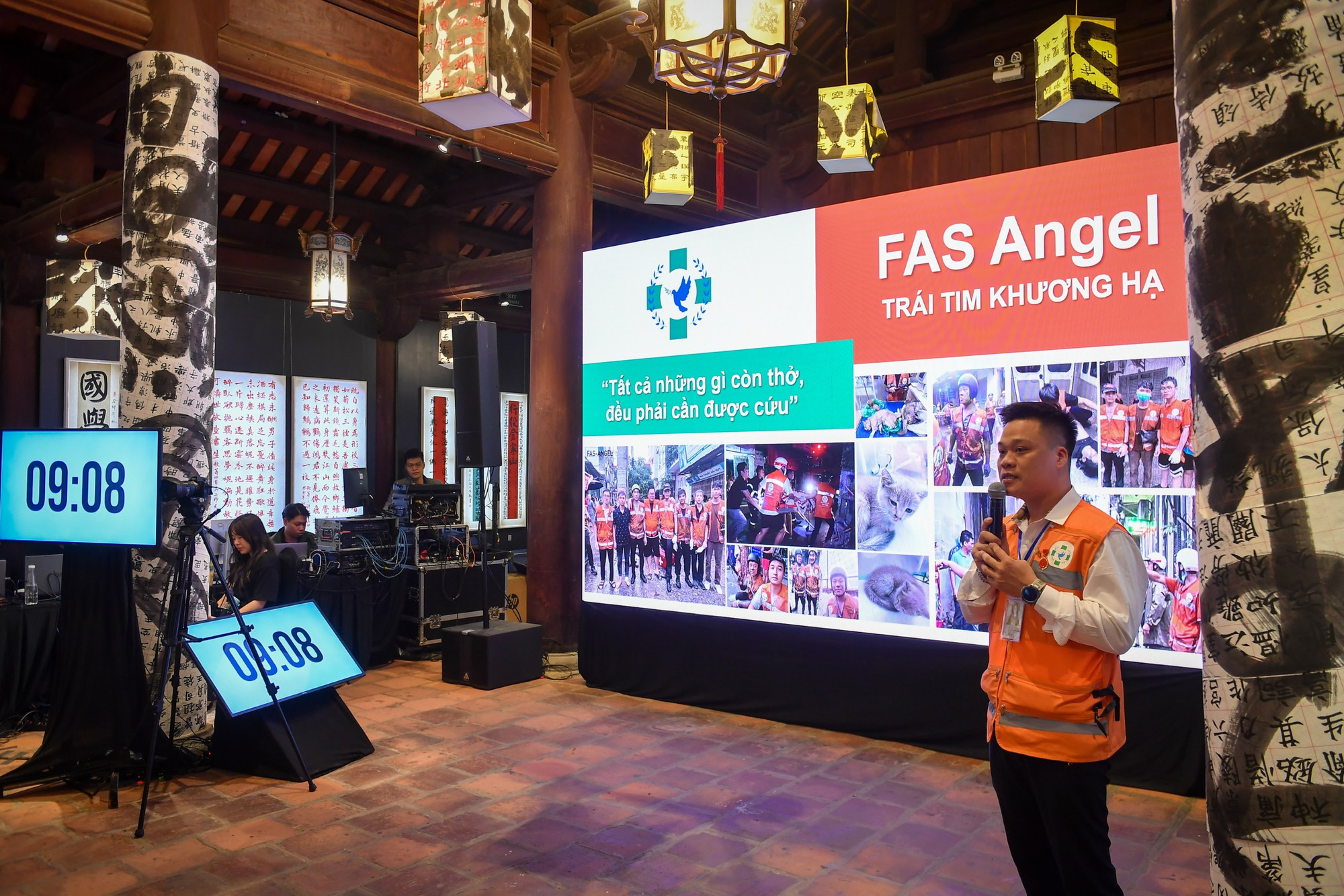 Phạm Quốc Việt, đại diện FAS Angel trình bày về dự án tại vòng Chung kết. Phạm Quốc Việt, đại diện FAS Angel trình bày về dự án tại vòng Chung kết.