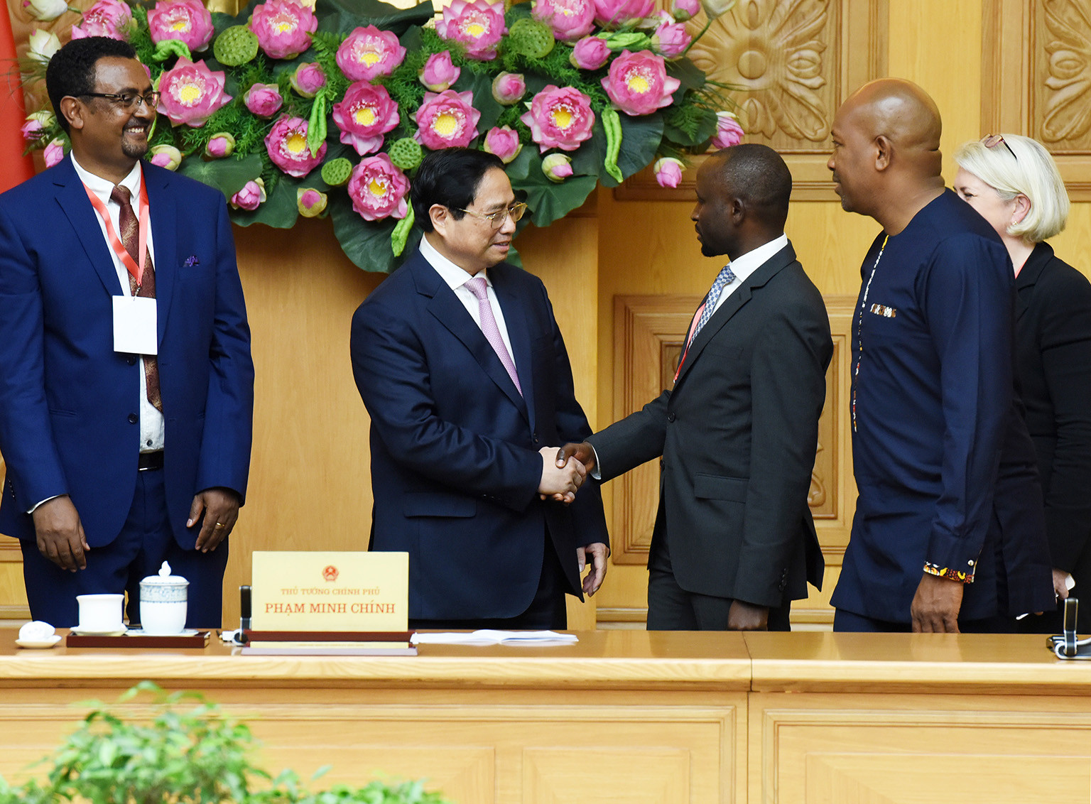 Thủ tướng Phạm Minh Chính tiễn lãnh đạo Bộ Nông nghiệp các nước dự Hội nghị toàn cầu lần thứ 4 Hệ thống lương thực, thực phẩm bền vững.