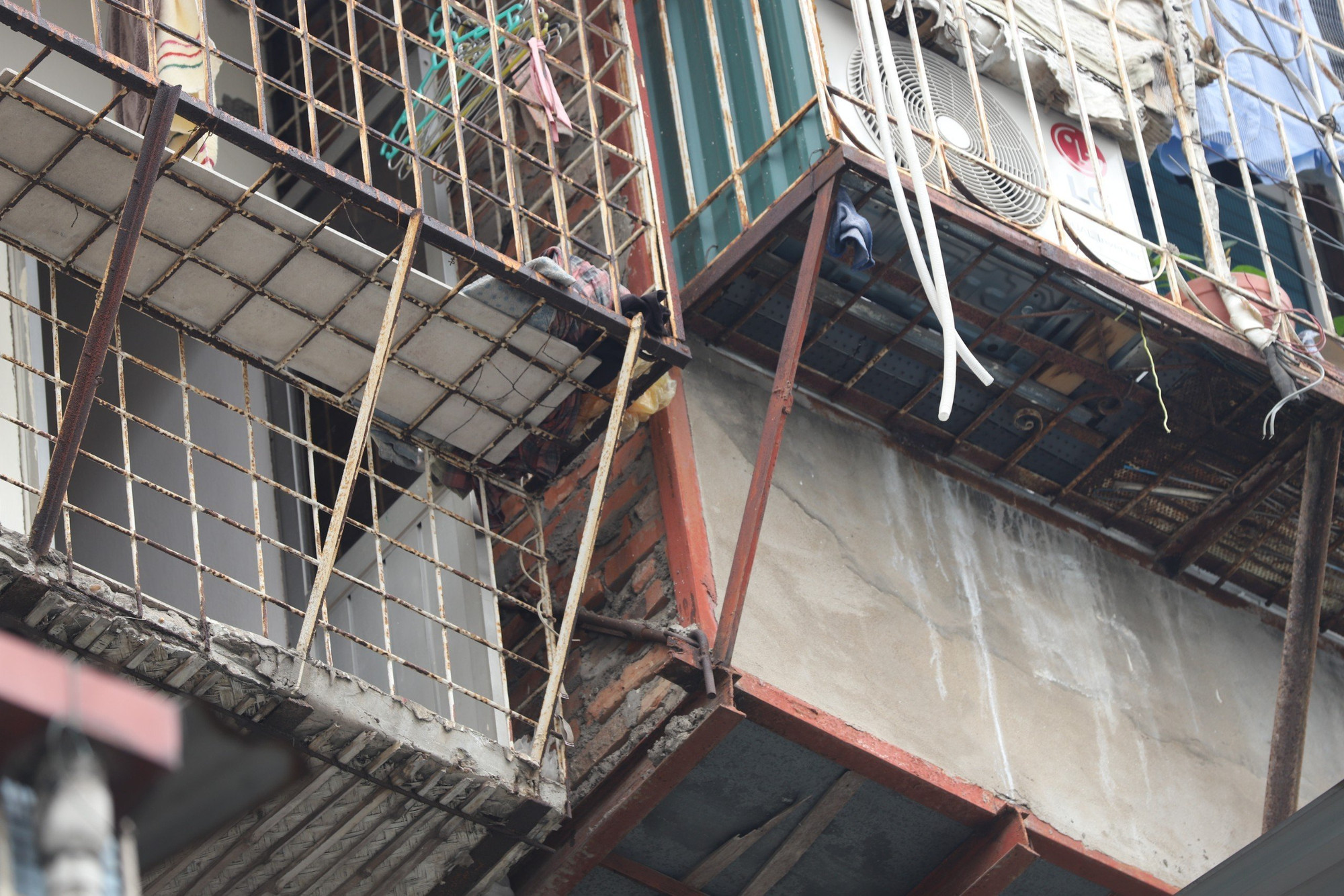 Cận cảnh một chuồng cọp "không lối thoát" tại quận Thanh Xuân, Hà Nội. Cận cảnh một chuồng cọp "không lối thoát" tại quận Thanh Xuân, Hà Nội.