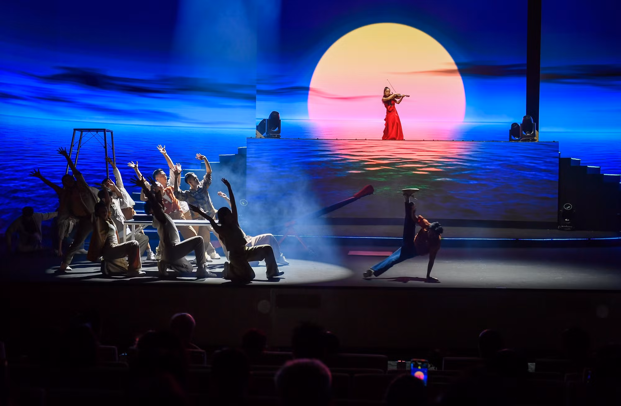 Một số tiết mục văn nghệ tại chương trình.