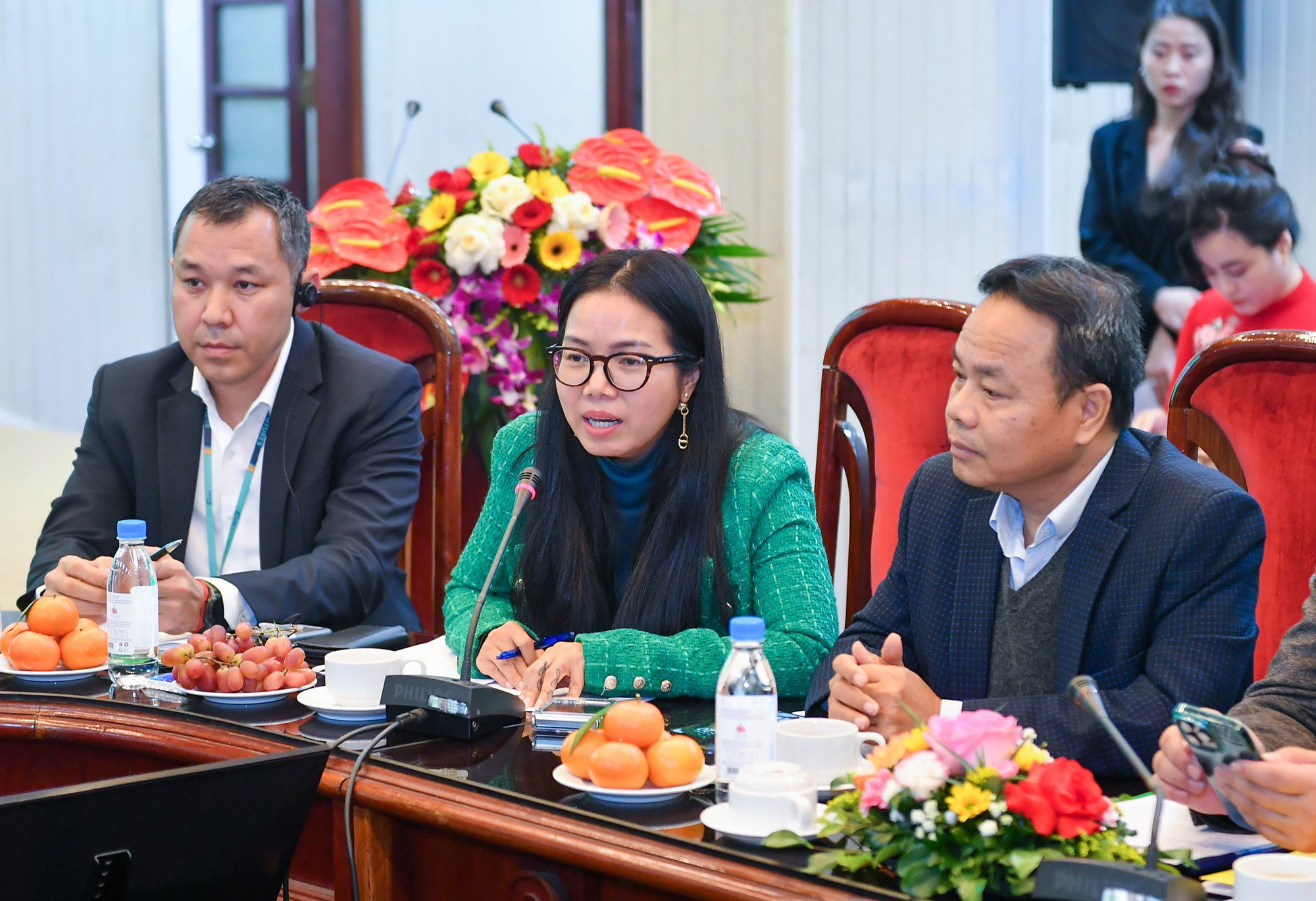 Ông Bolat Duisenov, Chủ tịch Hội đồng quản trị Coteccons trả lời các câu hỏi của báo chí tại sự kiện.