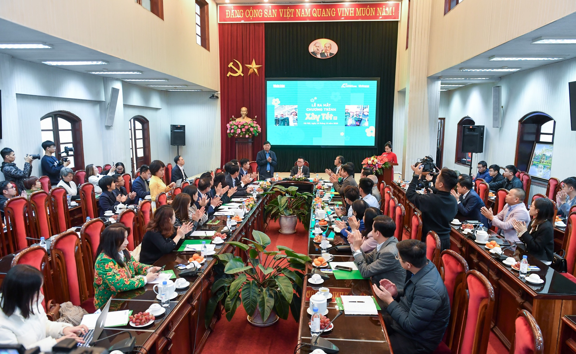 Chương trình “Xây Tết 2024” sẽ khởi động từ ngày 23/12/2023 đến tháng 1/2024 trên các công trường ở 3 miền đất nước như Hà Nội, Hưng Yên, Quảng Ninh, Quảng Ngãi, Thành phố Hồ Chí Minh, Bình Dương..., trong đó hoạt động trọng điểm diễn ra tại Văn Giang, Hưng Yên vào ngày 9/1/2024.