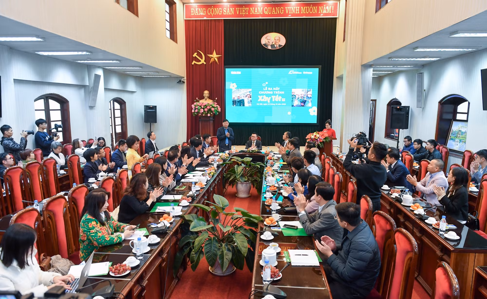 Chương trình “Xây Tết 2024” sẽ khởi động từ ngày 23/12/2023 đến tháng 1/2024 trên các công trường ở 3 miền đất nước như Hà Nội, Hưng Yên, Quảng Ninh, Quảng Ngãi, Thành phố Hồ Chí Minh, Bình Dương..., trong đó hoạt động trọng điểm diễn ra tại Văn Giang, Hưng Yên vào ngày 9/1/2024.