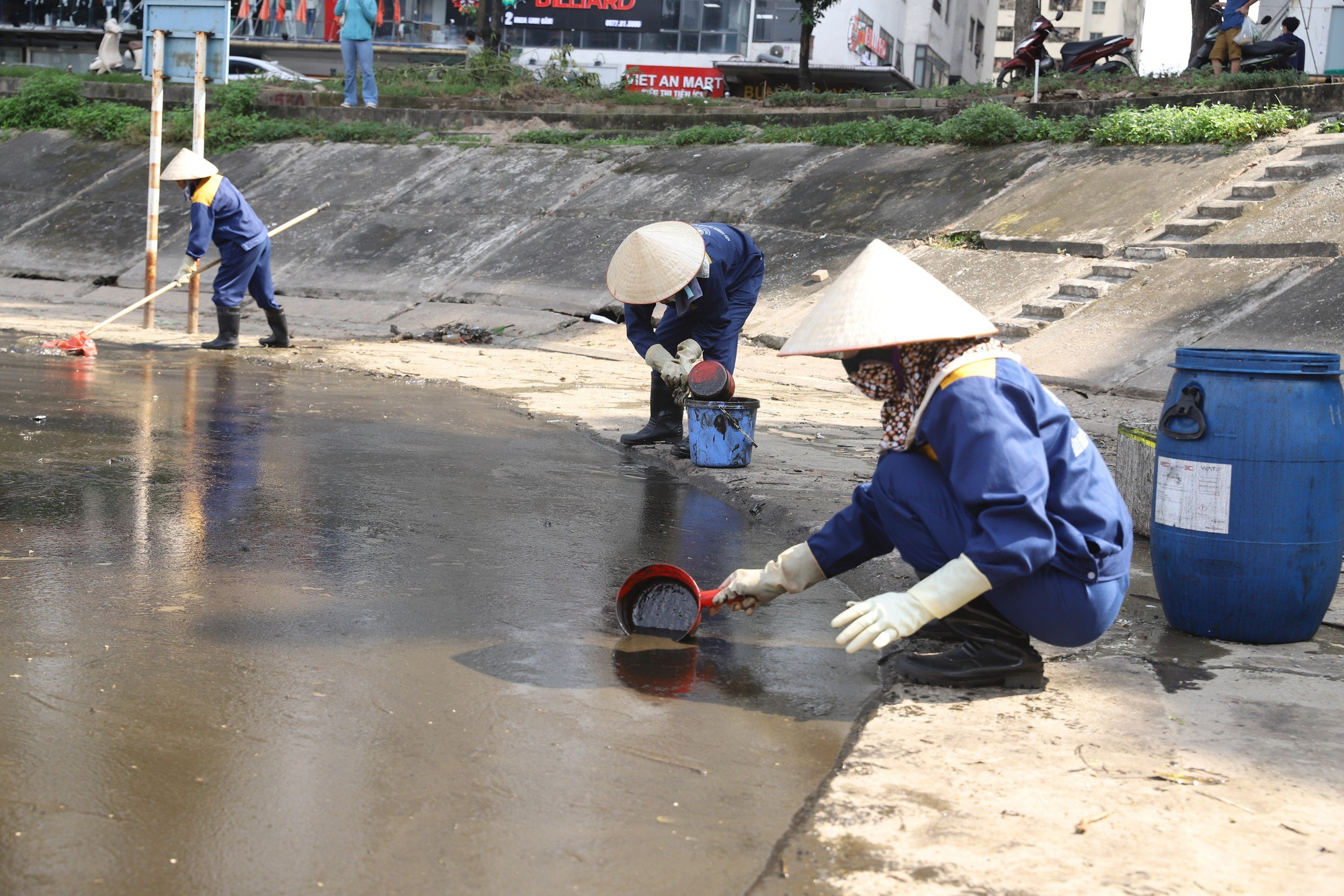 Hiện, vụ việc vẫn đang được công an điều tra làm rõ.