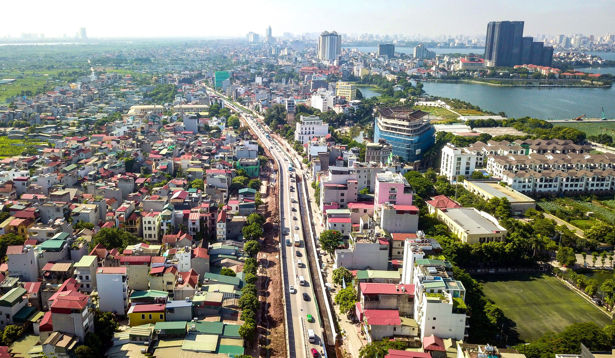 Toàn cảnh dự án hạ cốt đê nhìn từ trên cao.