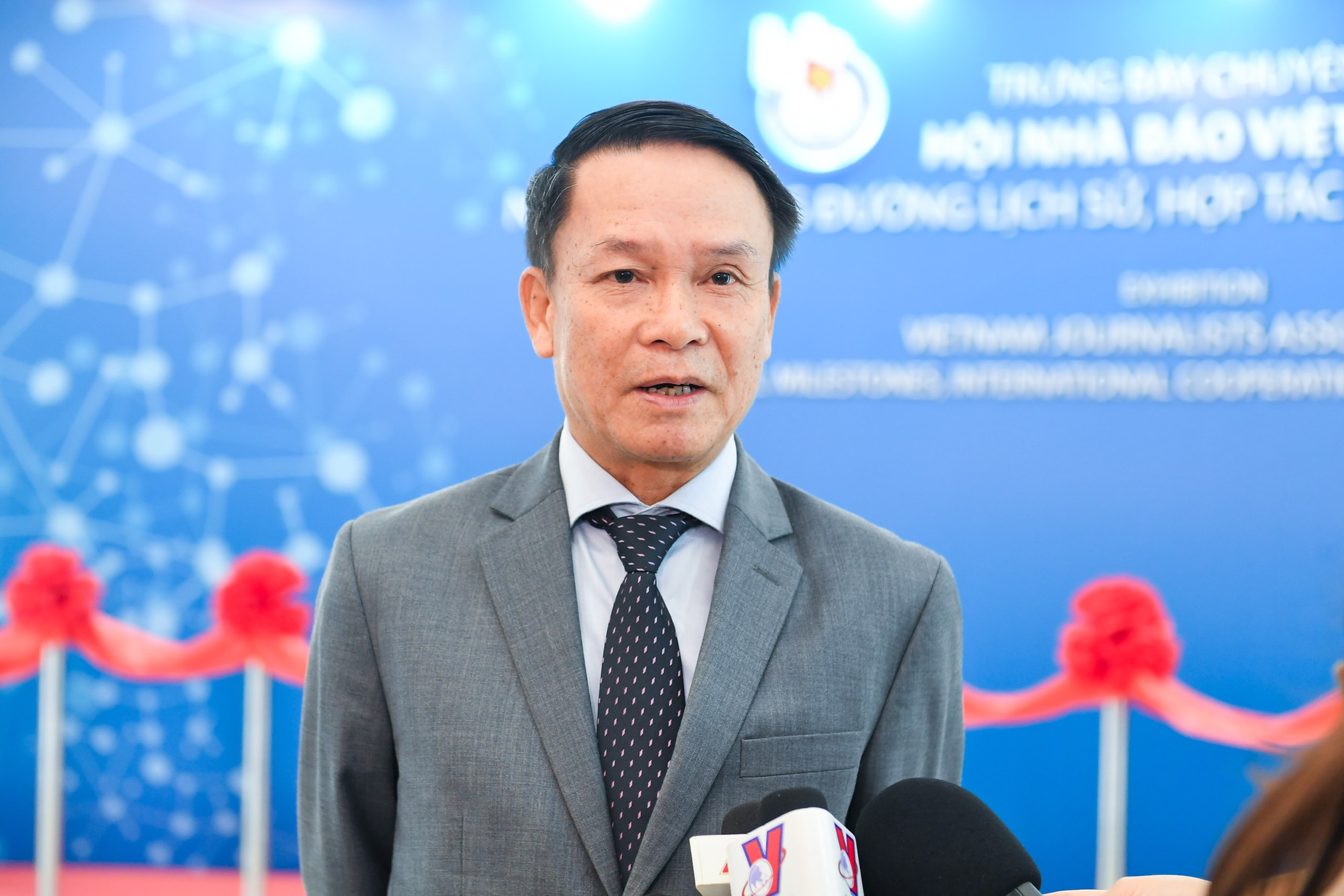 Ông Nguyễn Đức Lợi, Phó Chủ tịch thường trực Hội Nhà báo Việt Nam cho biết, trưng bày chuyên đề sẽ giới thiệu quá trình phát triển cũng như các dấu mốc quan trọng trong quá trình chuyển đổi số và hợp tác quốc tế.