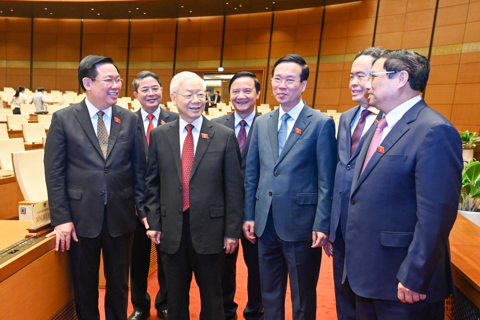 Tổng Bí thư Nguyễn Phú Trọng, Chủ tịch nước Võ Văn Thưởng, Thủ tướng Phạm Minh Chính, Chủ tịch Quốc hội Vương Đình Huệ cùng các đồng chí Phó Chủ tịch Quốc hội tại phiên bế mạc.