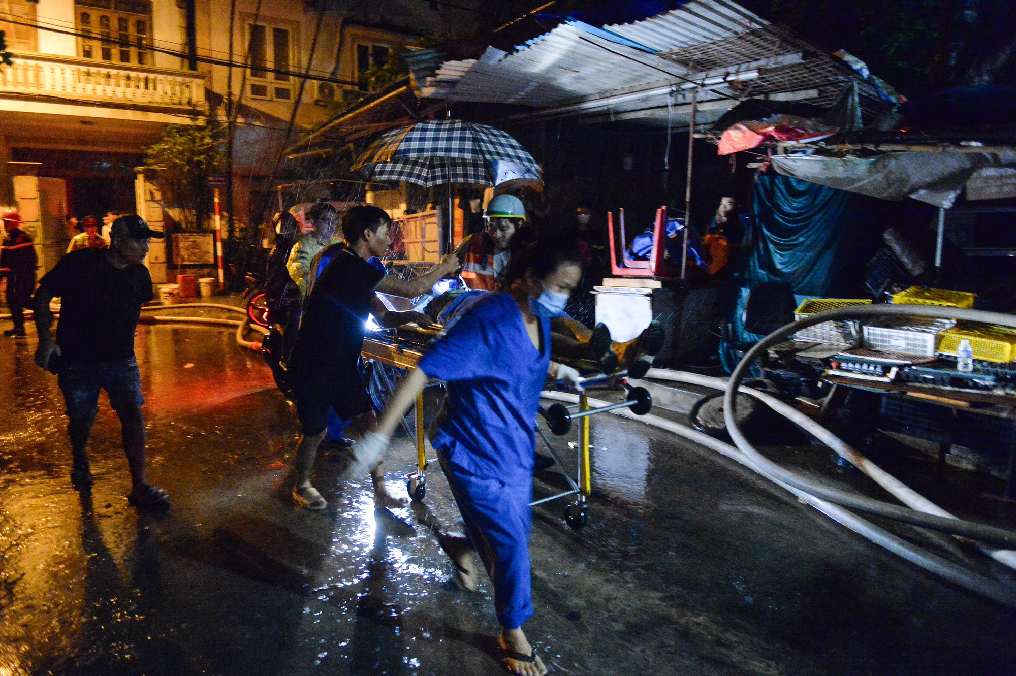 Nỗ lực hết mình cứu hộ cứu, nạn các nạn nhân