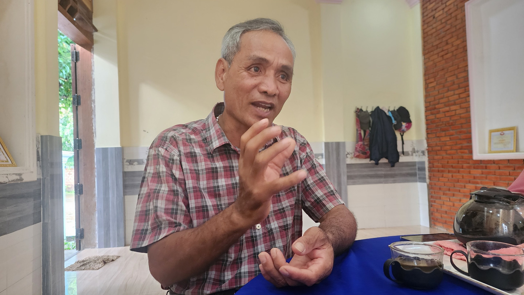 Nài voi Y Thanh Uông hồi tưởng lại những câu chuyện về thuần phục và nuôi dưỡng voi nhà.