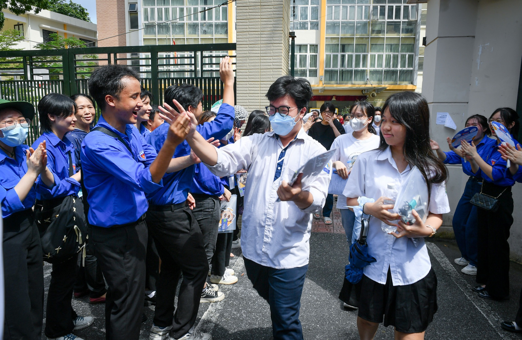 Niềm vui trong ngày đầu kỳ thi tốt nghiệp. (Ảnh: Thành Đạt)