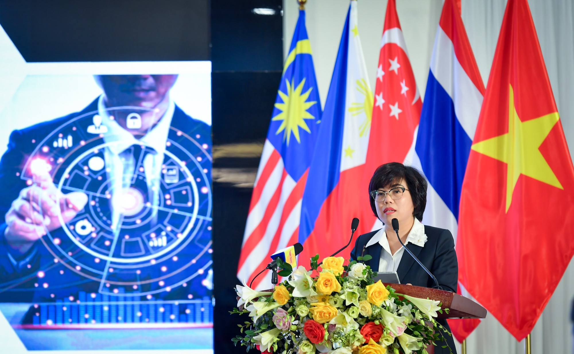 TS Phạm Thị Thành, Tổng Biên tập Tạp chí Thông tin, Khoa học lý luận chính trị.