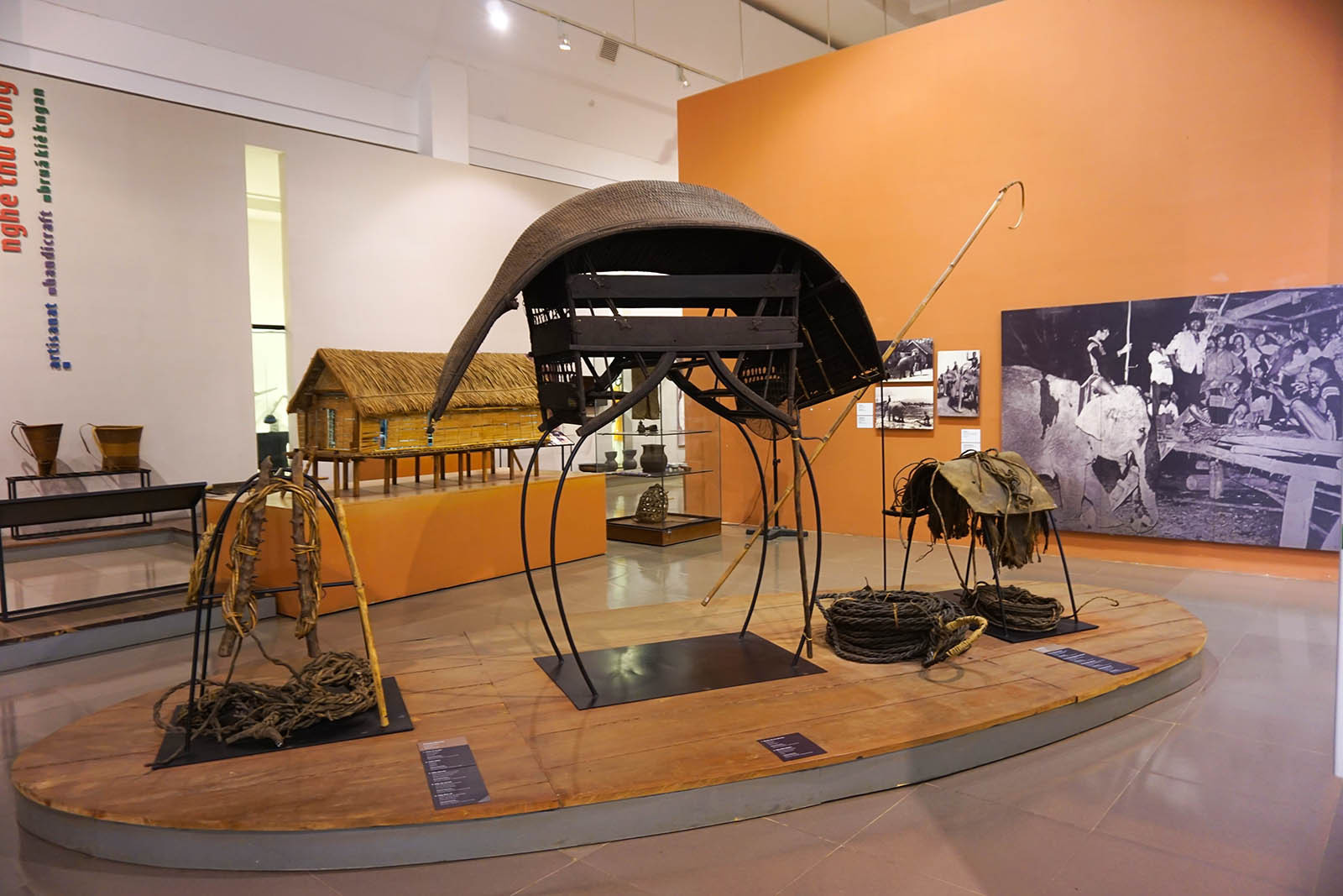 Một bộ dụng cụ săn voi được lưu giữ và trưng bày tại Đắk Lắk (Ảnh: Bảo tàng Đắk Lắk)