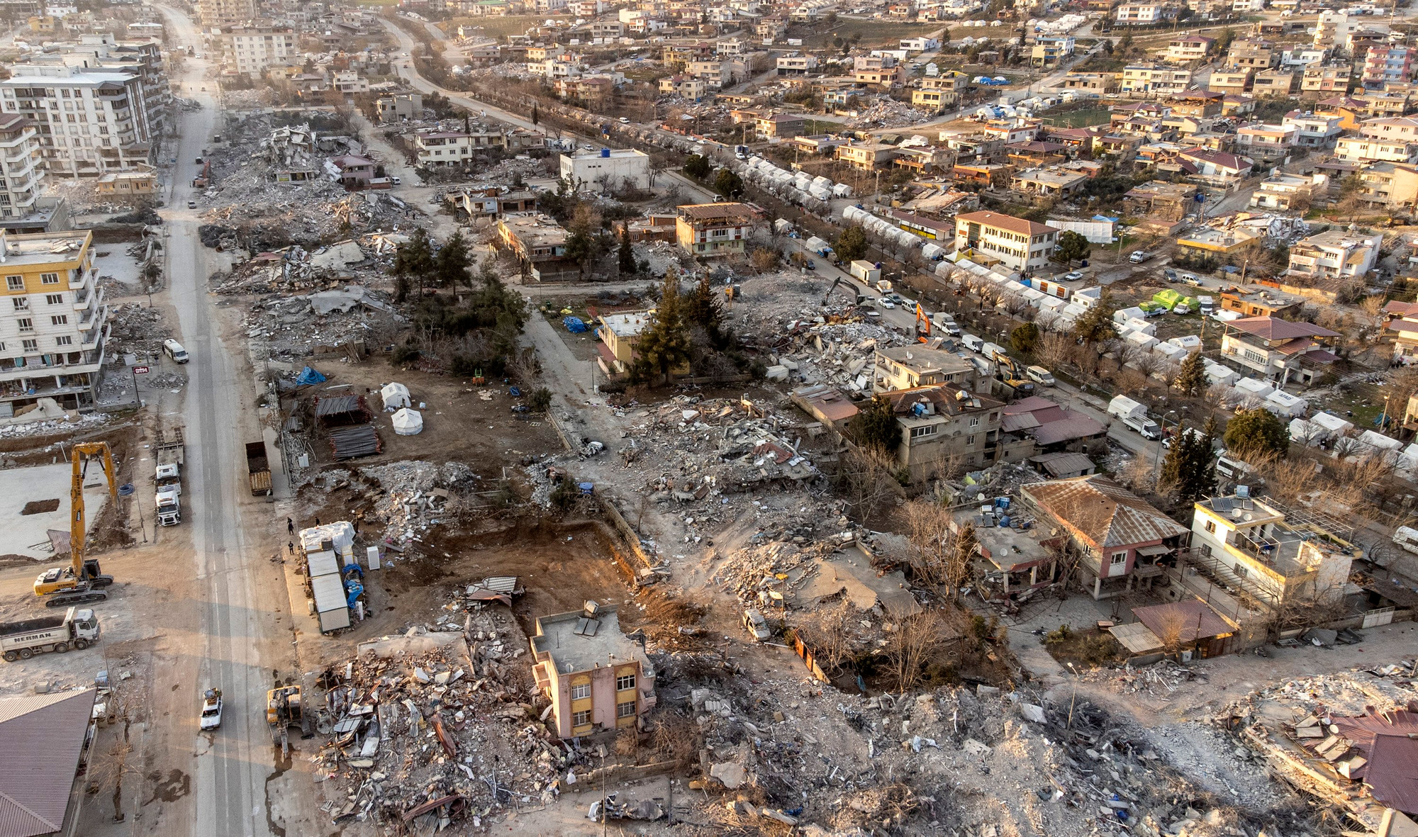 Nurdagi, thị trấn vốn đông đúc ngày nào giờ chỉ còn lại những hoang tàn, đổ nát.